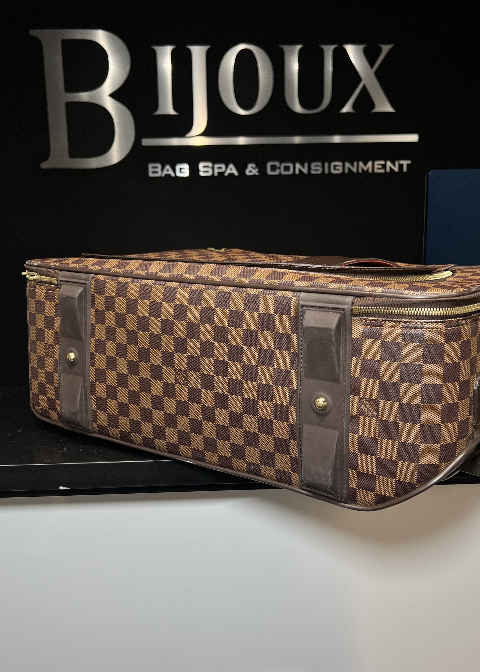 Louis Vuitton Louis Vuitton Pegases 55 Damier Ebene