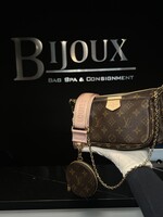 Louis Vuitton Louis Vuitton Multi Pochette Pink