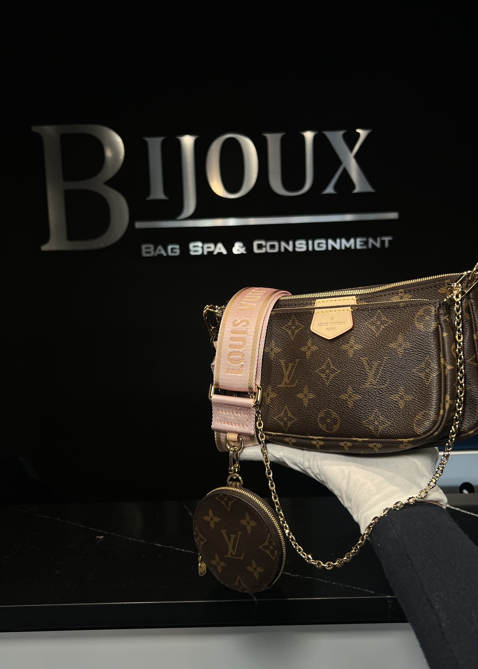 Louis Vuitton Louis Vuitton Multi Pochette Pink