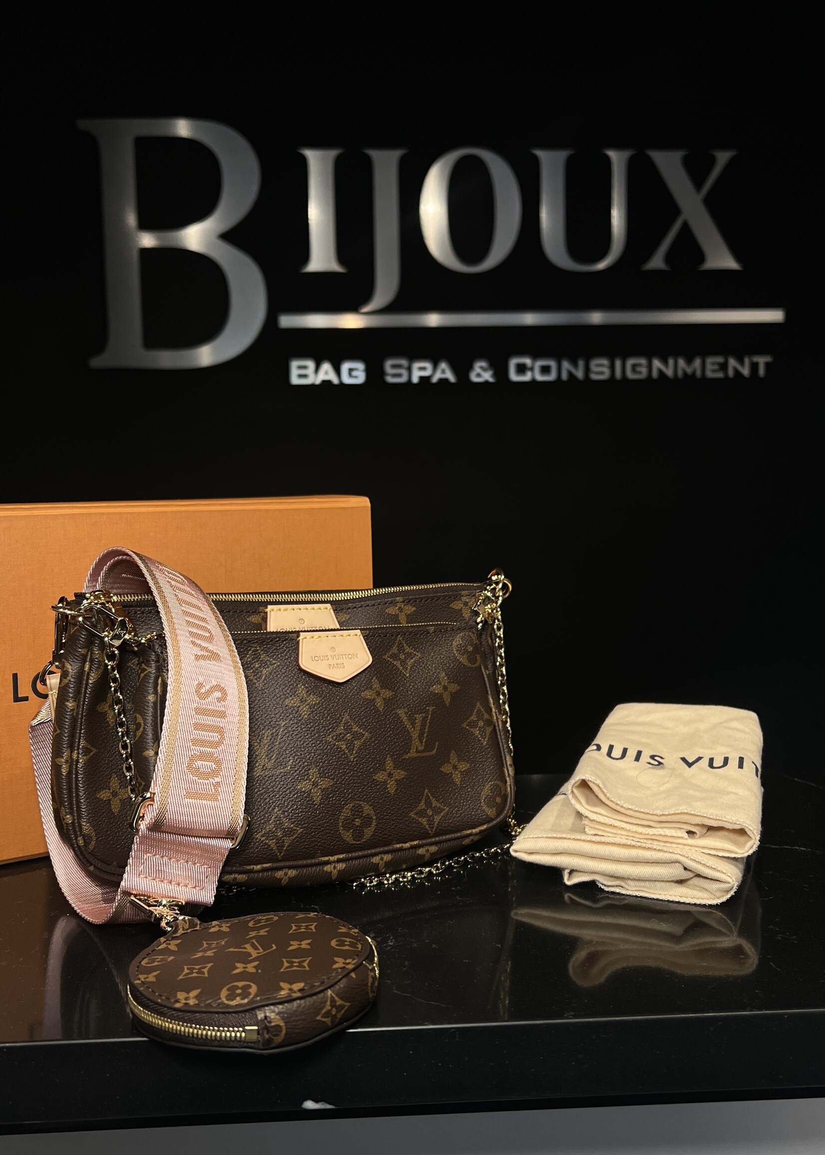 Louis Vuitton Louis Vuitton Multi Pochette Pink