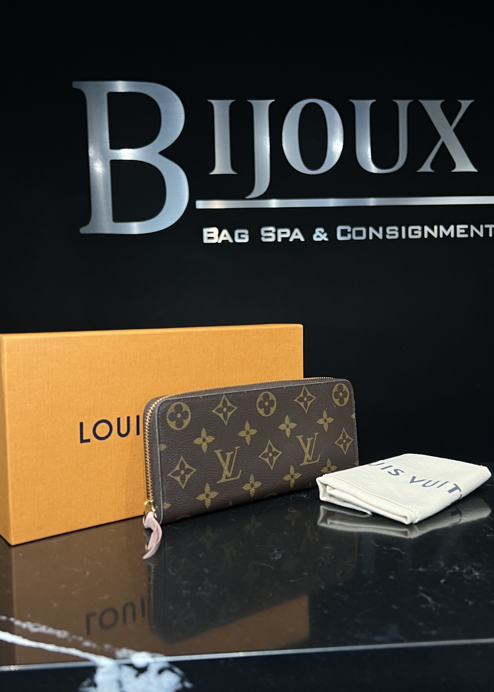 Louis Vuitton Louis Vuitton Clemence Wallet