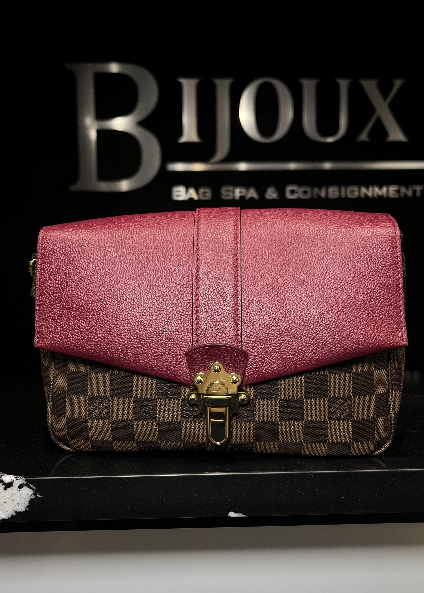 Louis Vuitton Louis Vuitton Clapton Burgundy