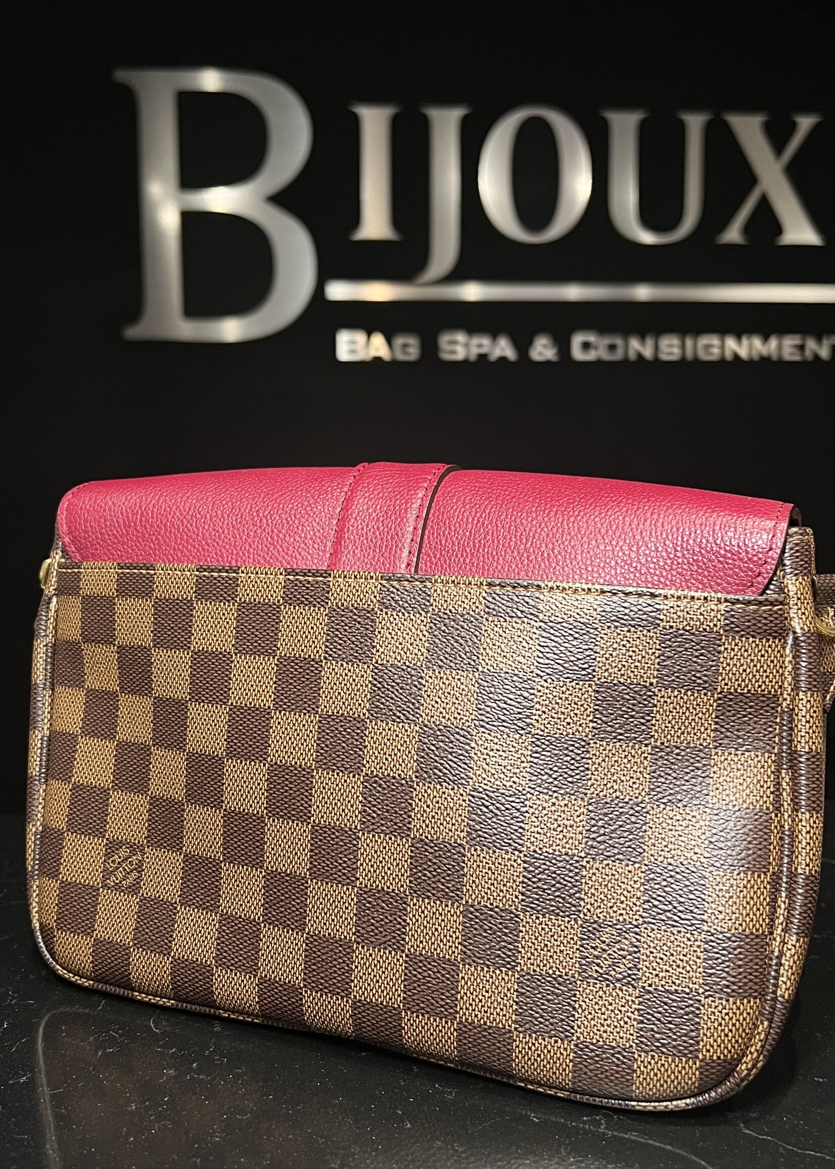 Louis Vuitton Louis Vuitton Clapton Burgundy