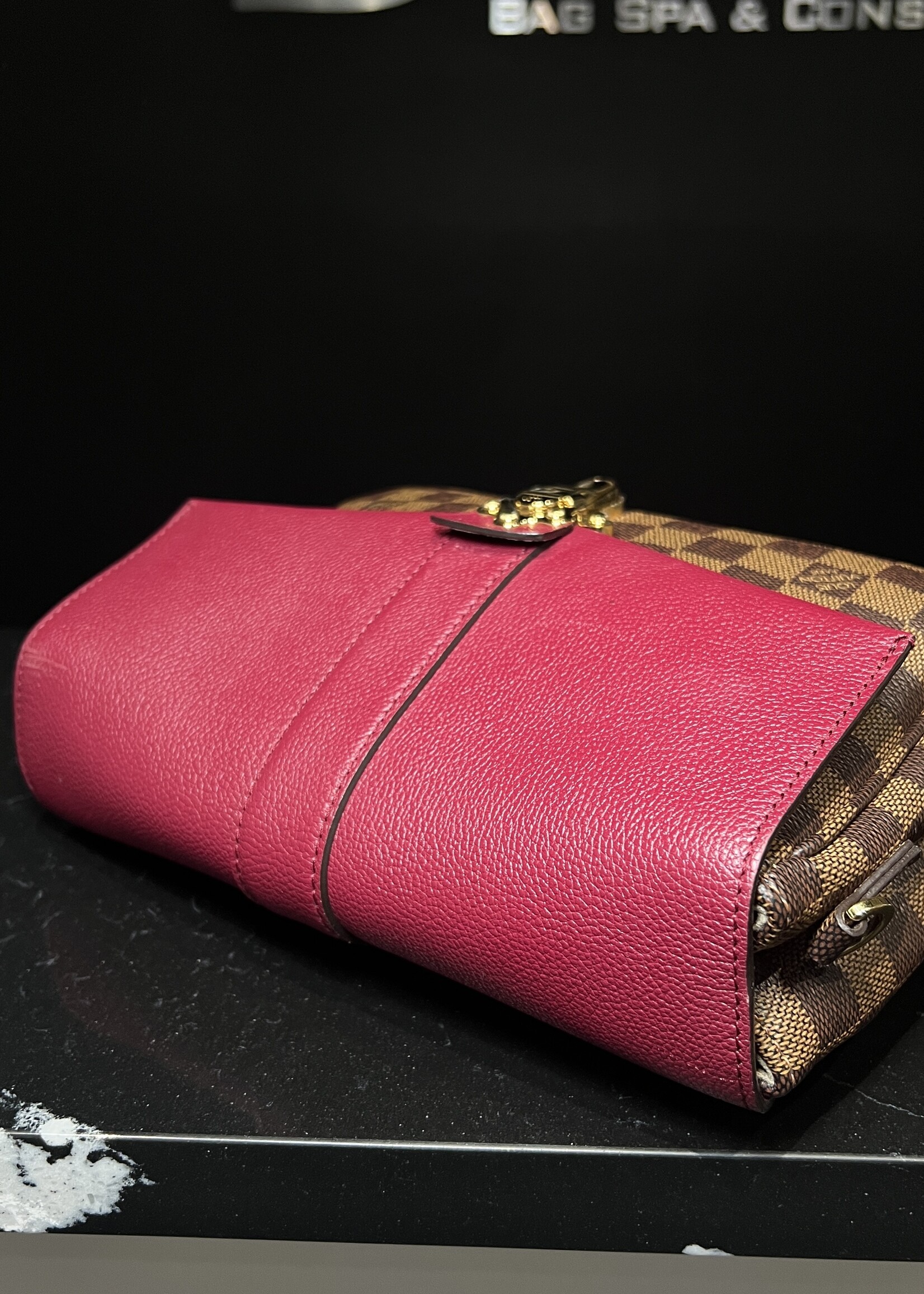 Louis Vuitton Louis Vuitton Clapton Burgundy