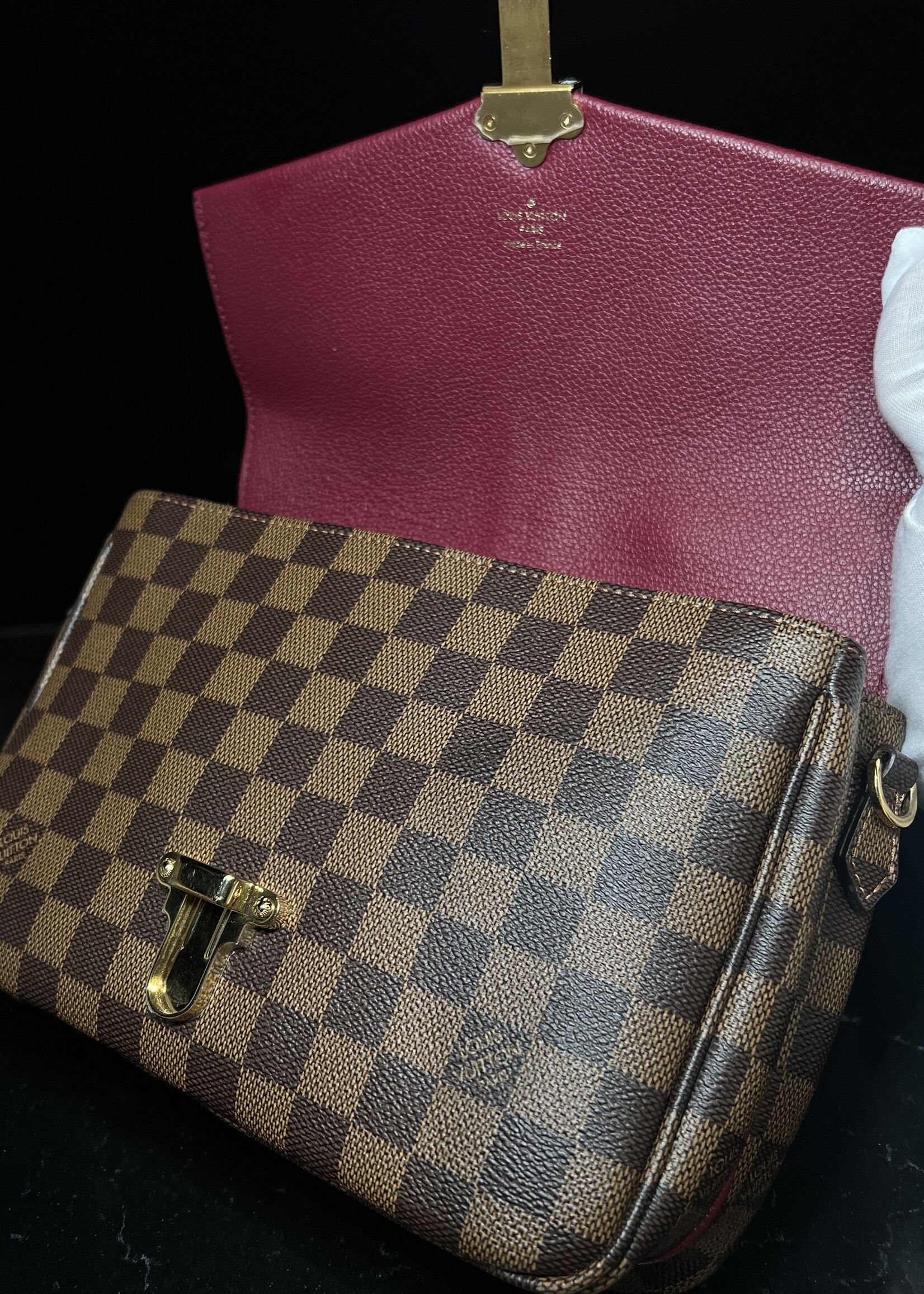 Louis Vuitton Louis Vuitton Clapton Burgundy