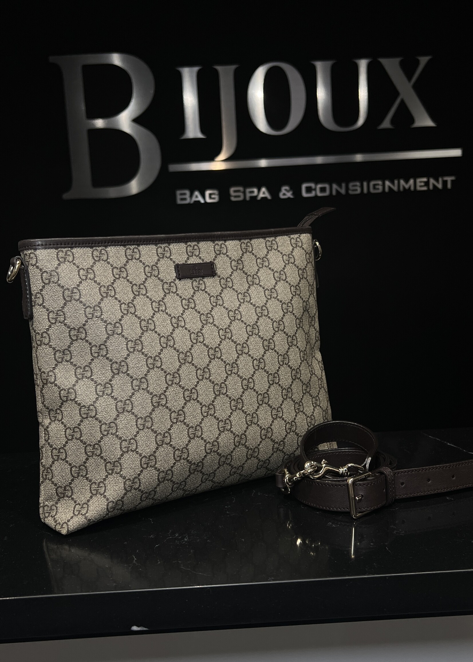 Gucci Gucci GG Supreme Canvas Messenger