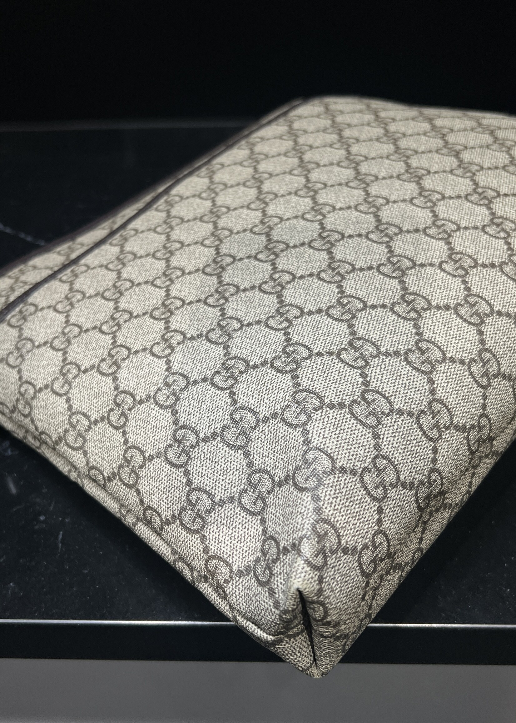 Gucci Gucci GG Supreme Canvas Messenger