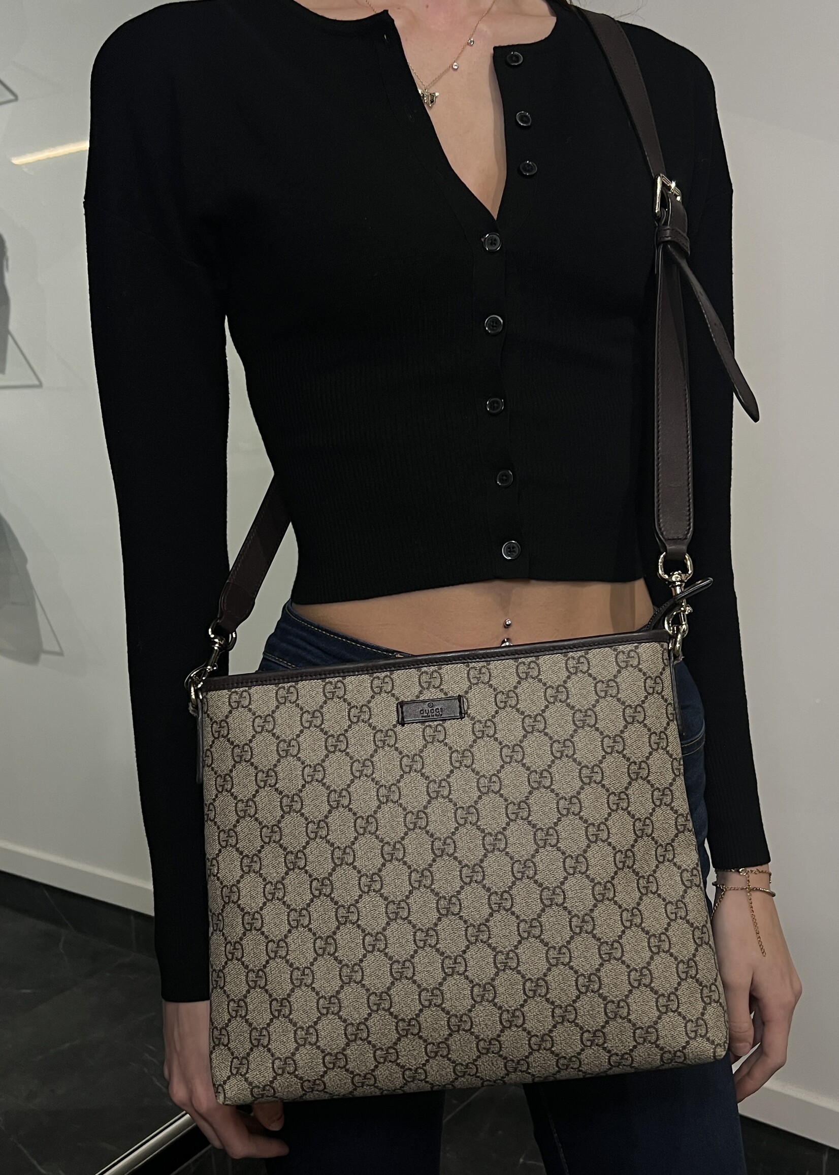 Gucci SOLD - Gucci GG Supreme Canvas Messenger