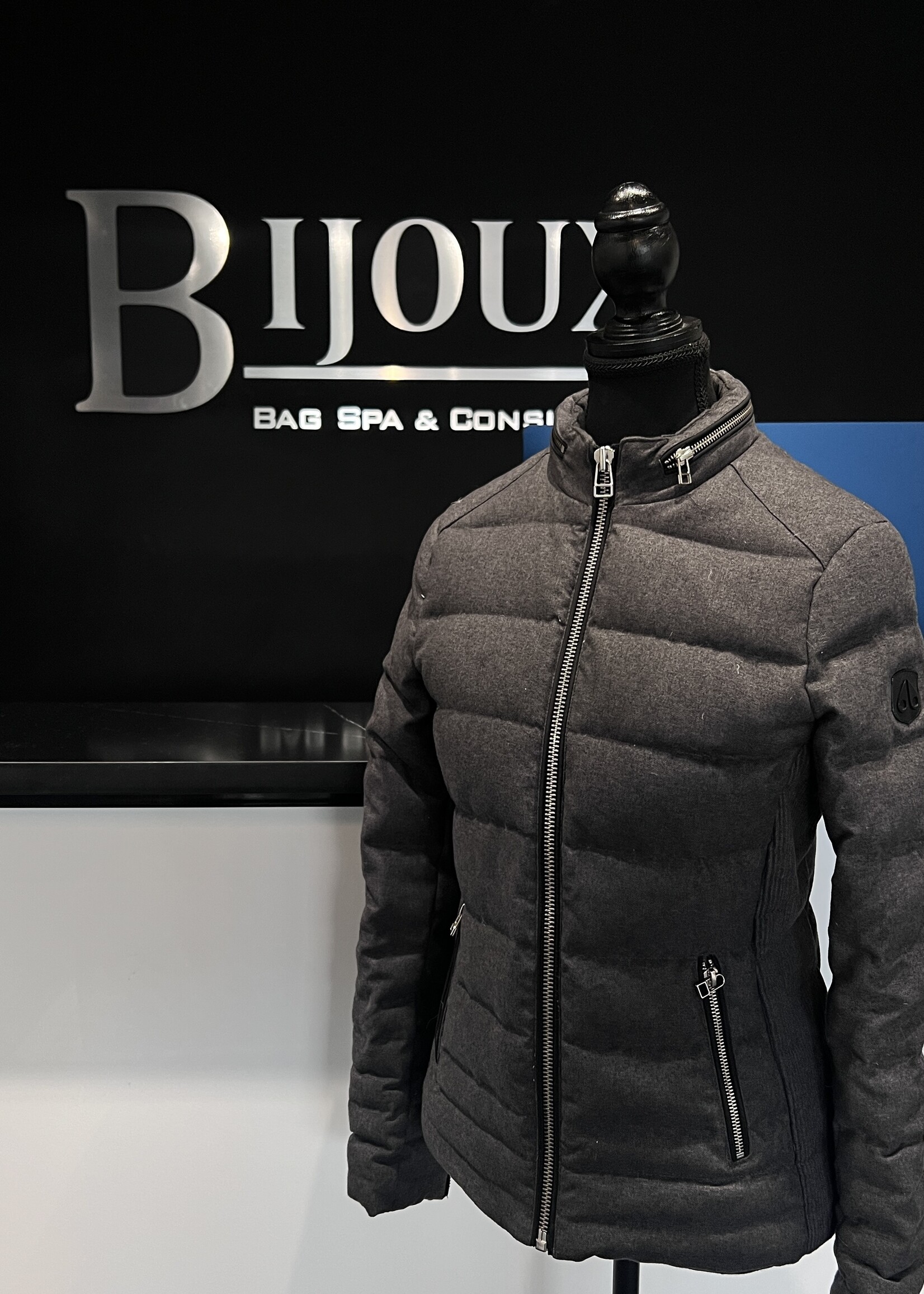 Moose Knuckle Grey Puffer Jacket  S