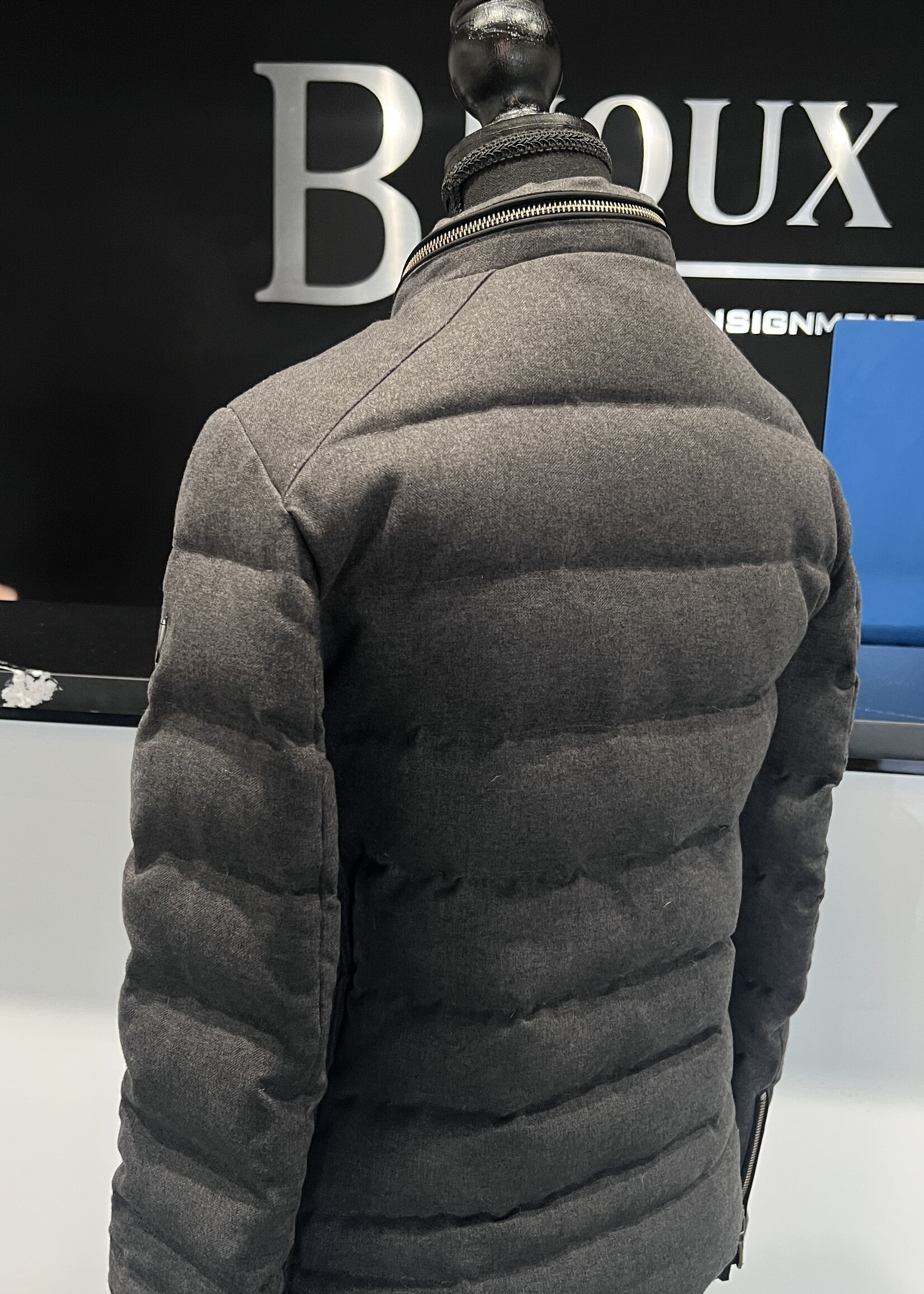 Moose Knuckle Grey Puffer Jacket  S