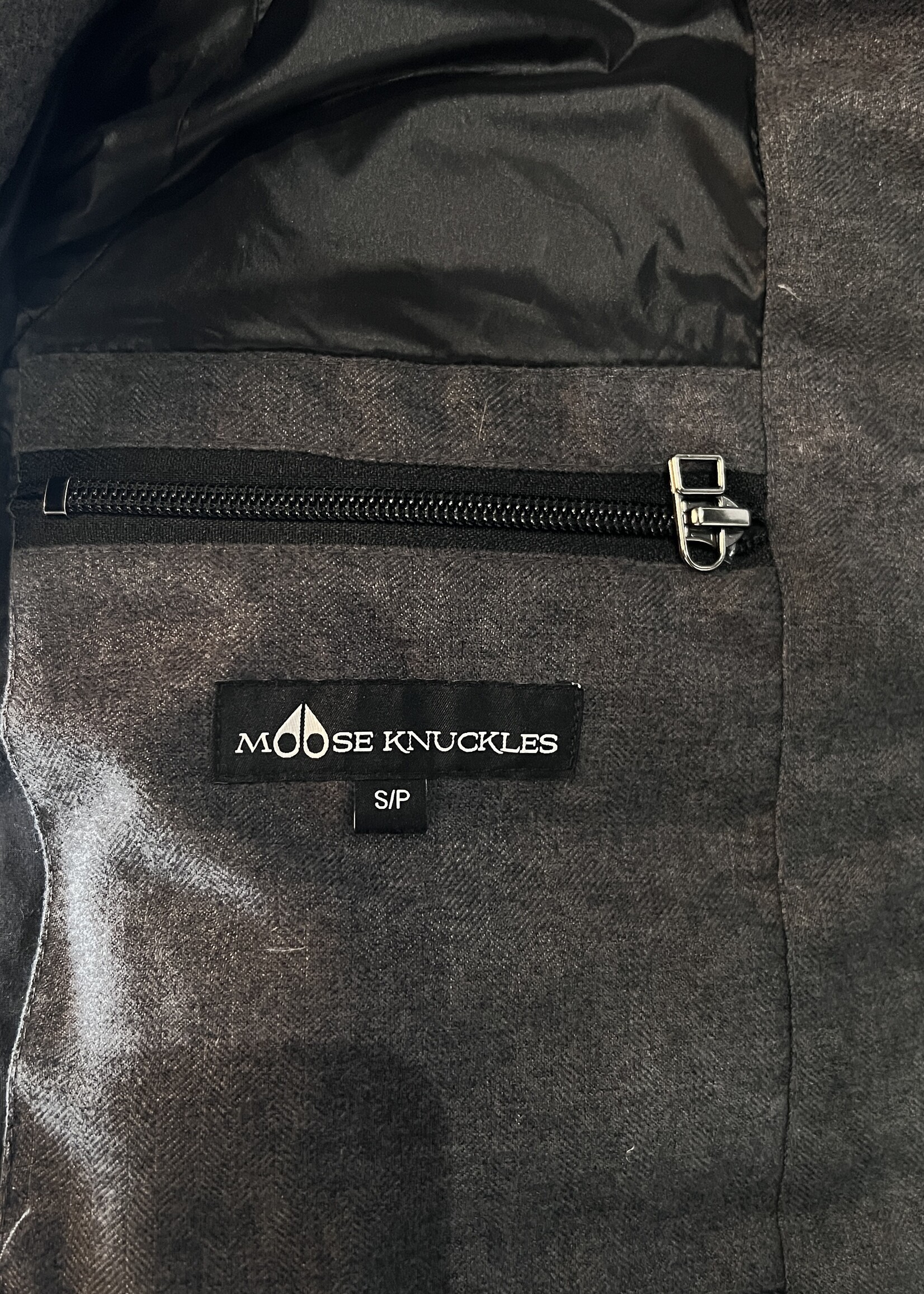 Moose Knuckle Grey Puffer Jacket  S