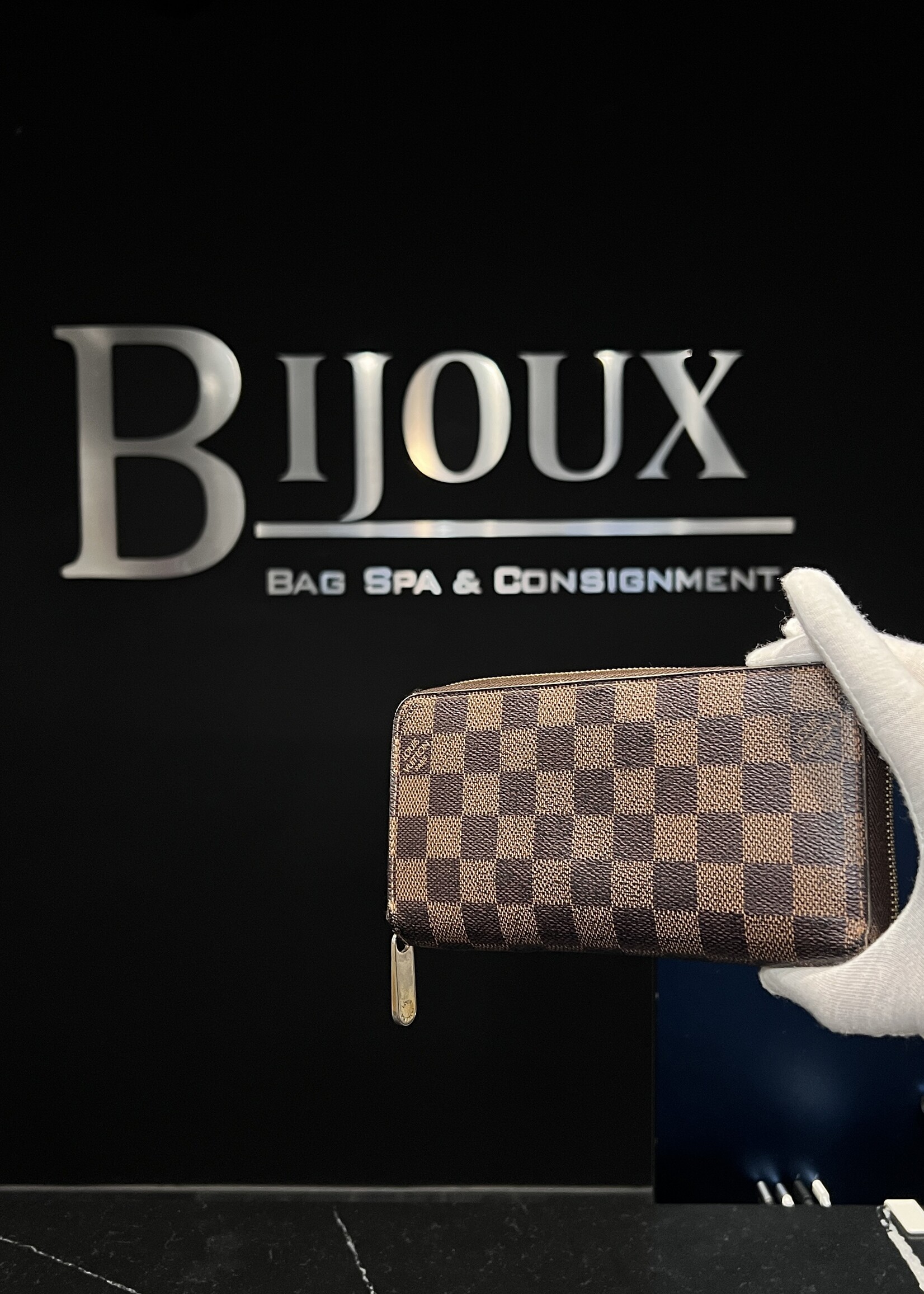 Louis Vuitton Louis Vuitton Damier Ebene Zippy  Wallet