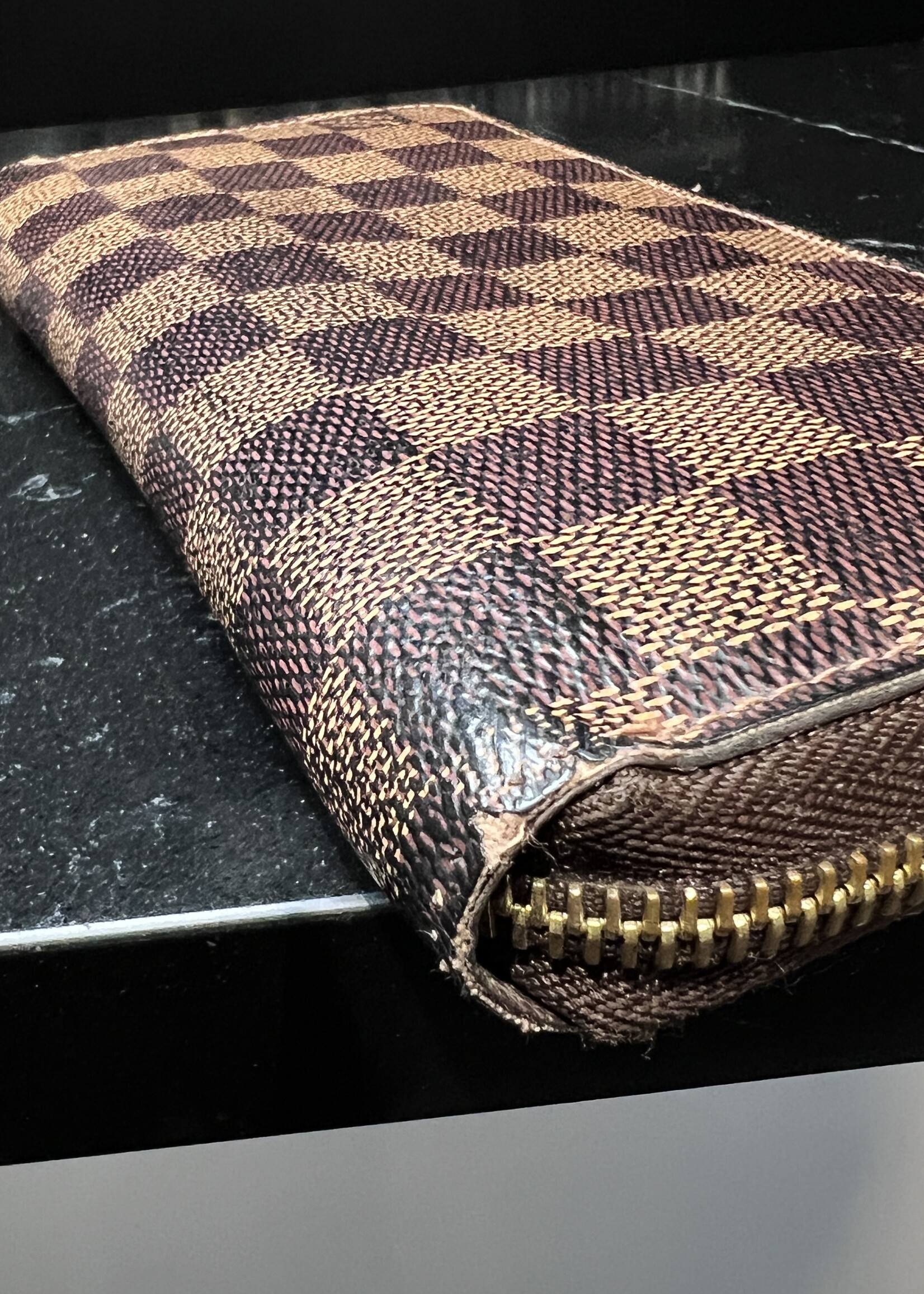 Louis Vuitton Louis Vuitton Damier Ebene Zippy  Wallet