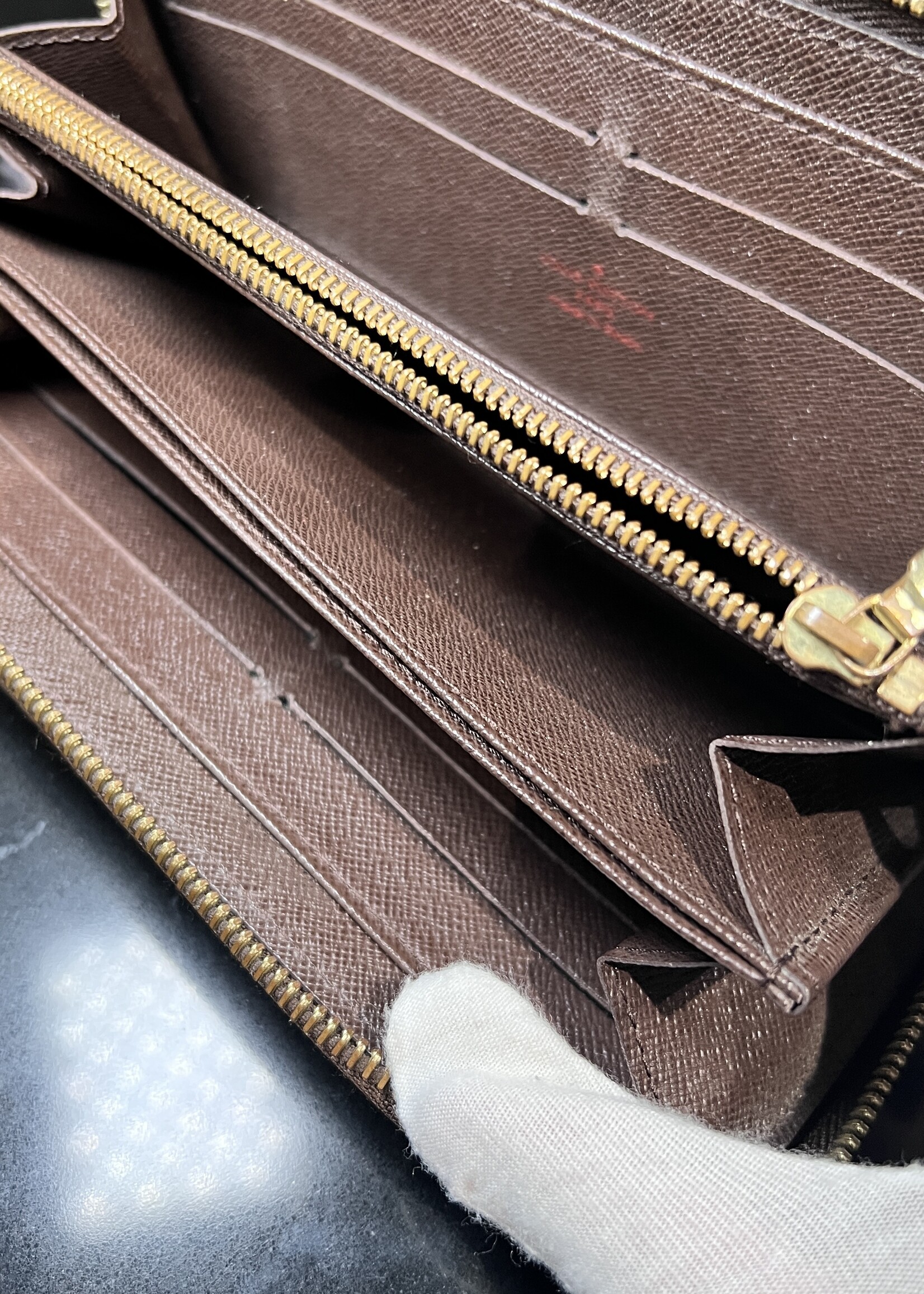 Louis Vuitton Louis Vuitton Damier Ebene Zippy  Wallet