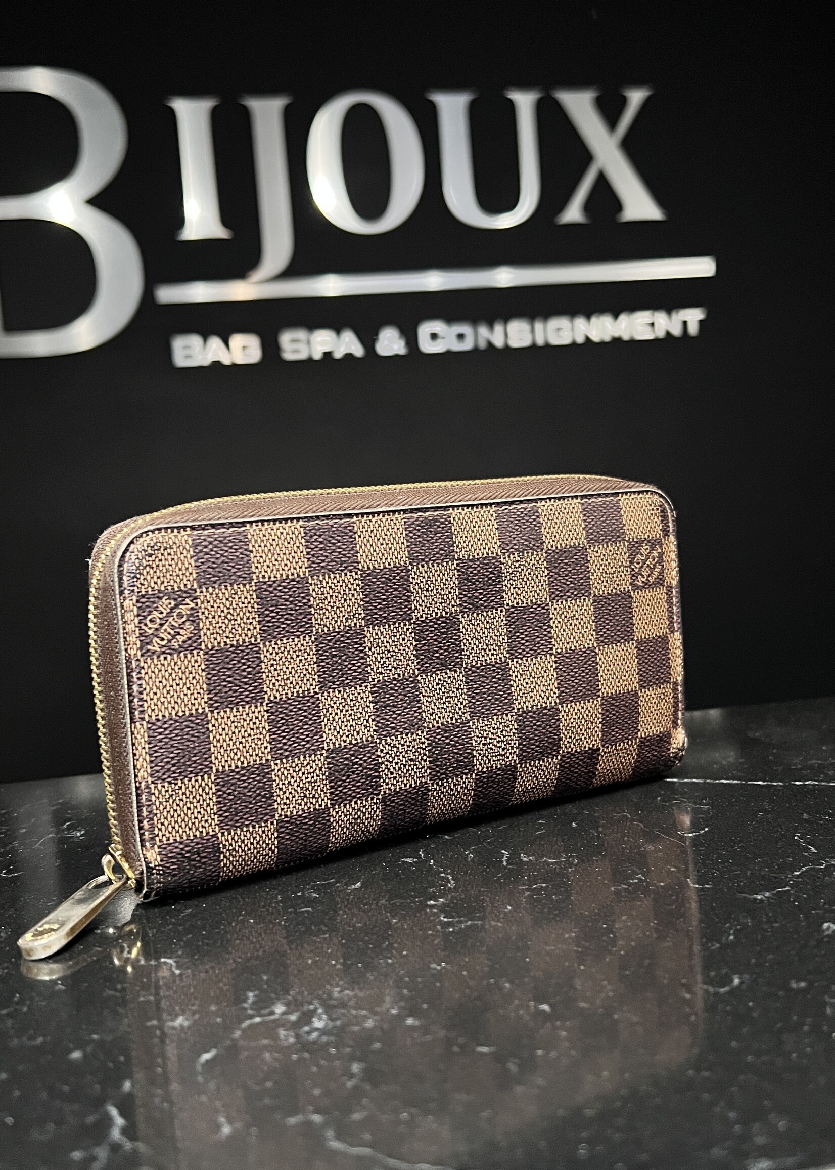 Louis Vuitton Louis Vuitton Damier Ebene Zippy  Wallet