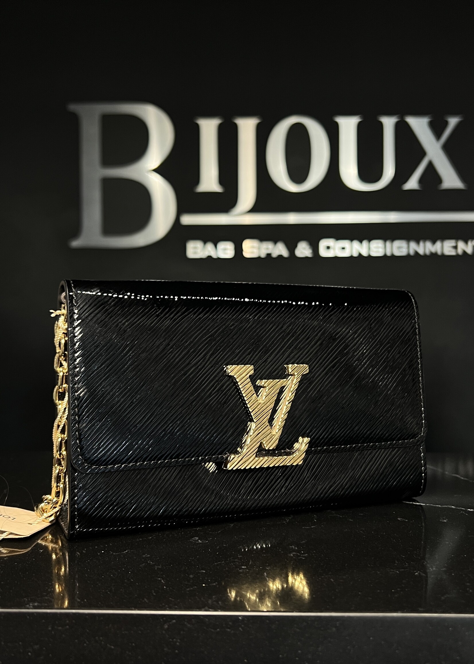 Louis Vuitton Louis Vuitton Electric Epi Pochette Louise MM