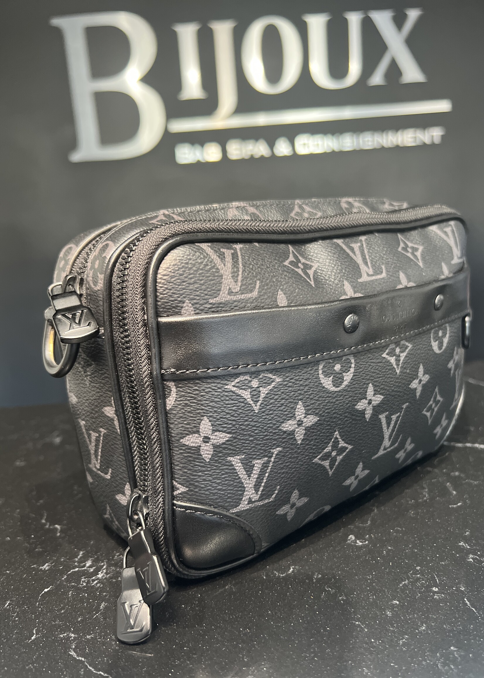 Louis Vuitton Louis Vuitton Alpha Messenger Graphite