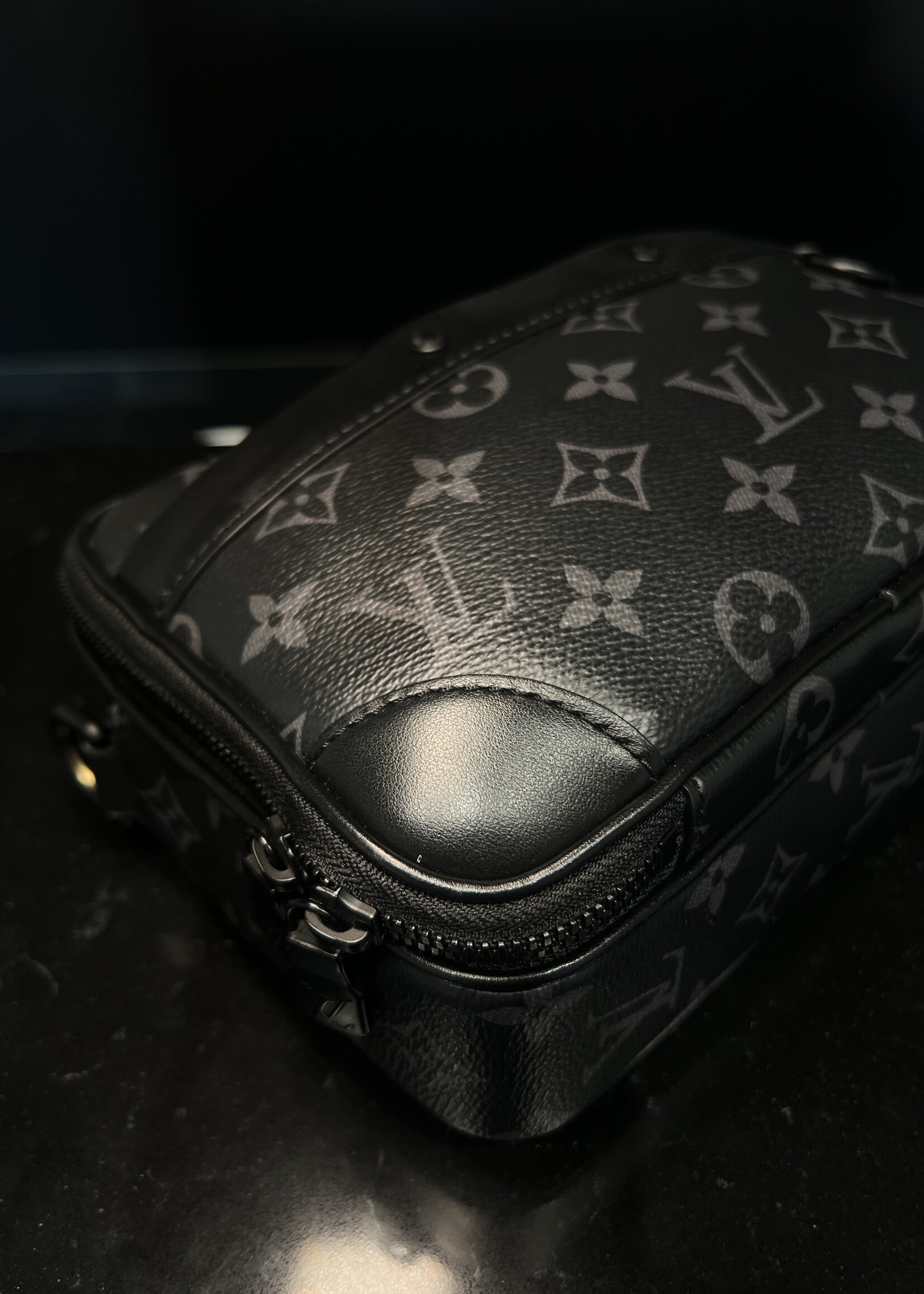 Louis Vuitton Louis Vuitton Alpha Messenger Graphite