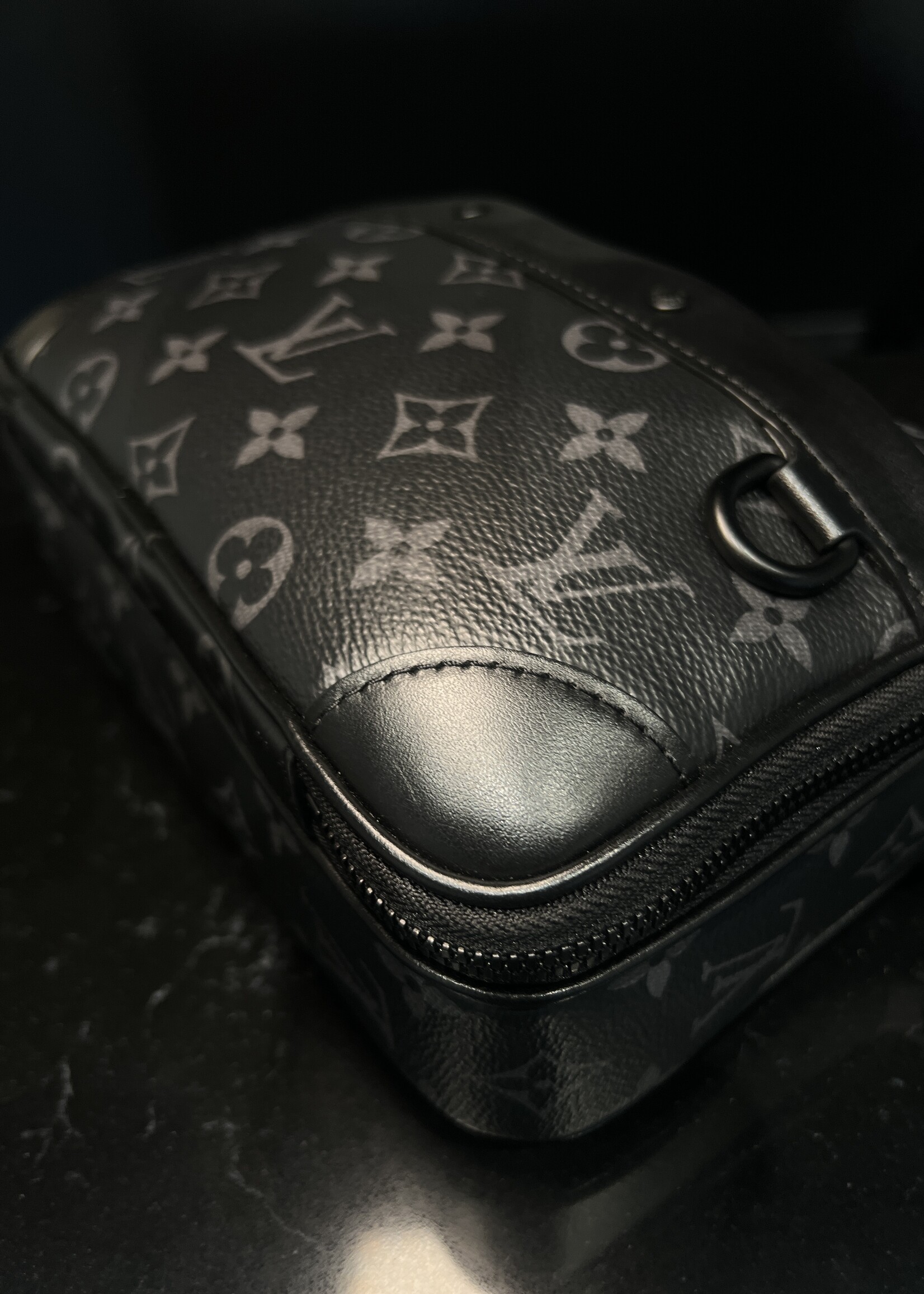 Louis Vuitton Louis Vuitton Alpha Messenger Graphite