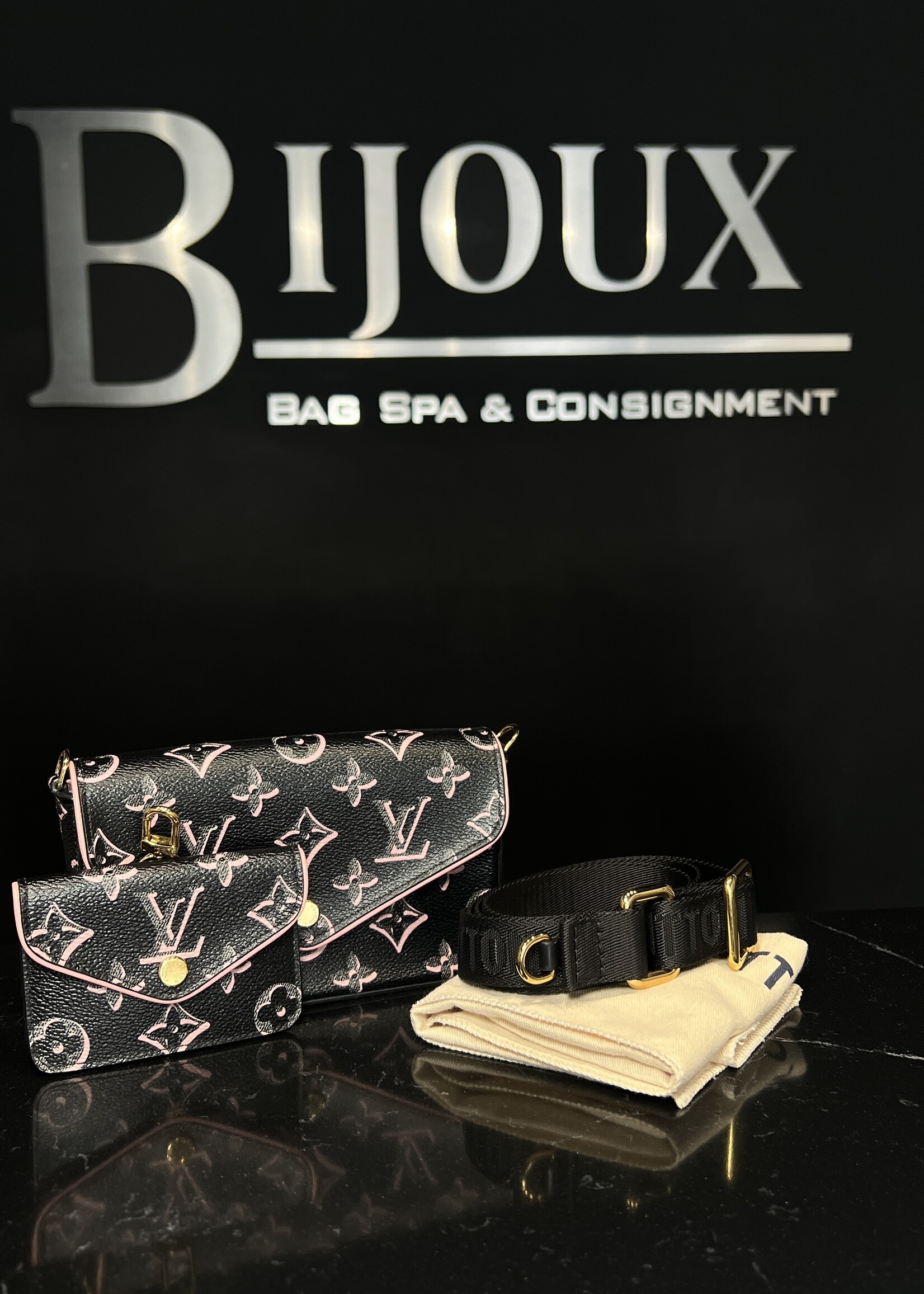 Louis Vuitton SOLD - Louis Vuitton Monogram Fall For You Felicie Strap & Go Black