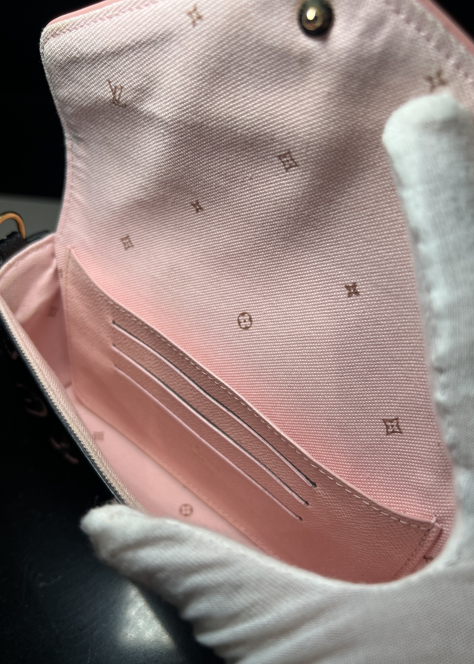 Louis Vuitton SOLD - Louis Vuitton Monogram Fall For You Felicie Strap & Go Black