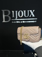 Gucci SOLD - Gucci GG Marmont Super Mini