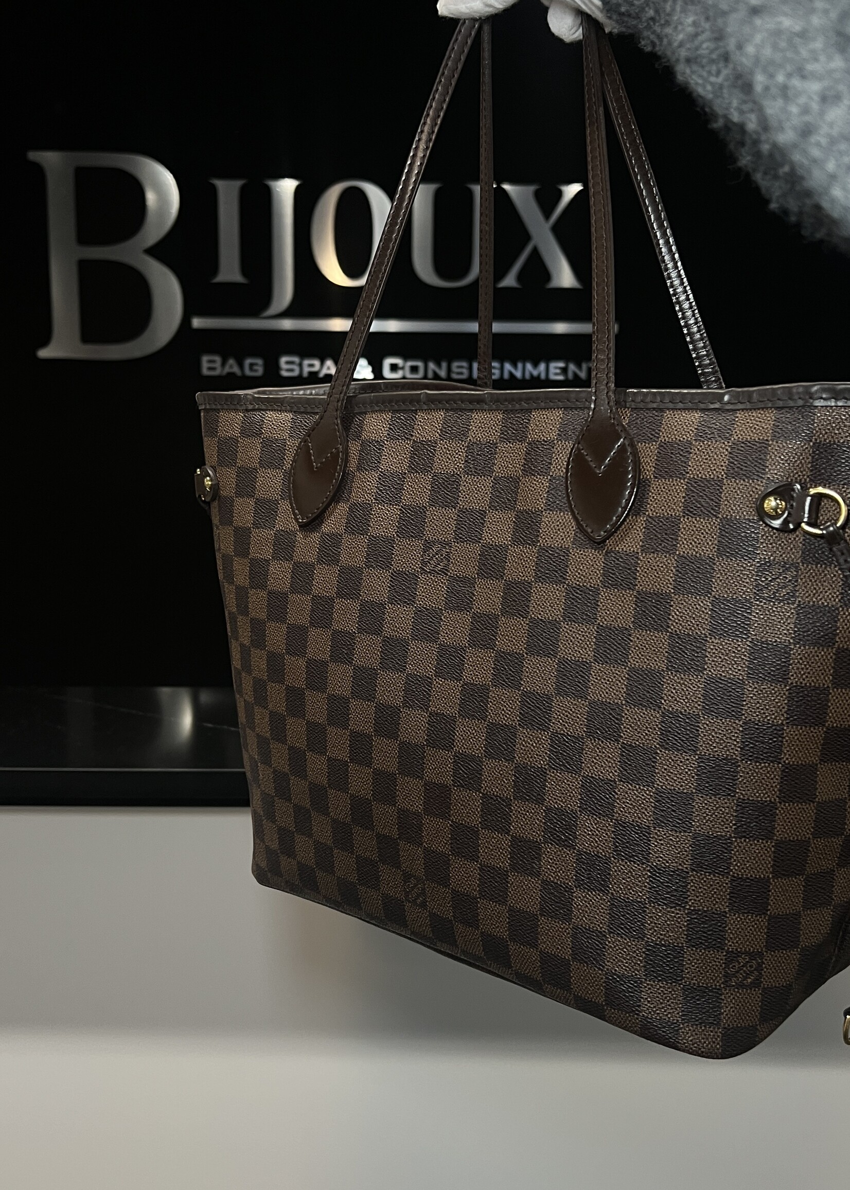 Louis Vuitton SOLD - Louis Vuitton Damier Ebene Neverfull MM