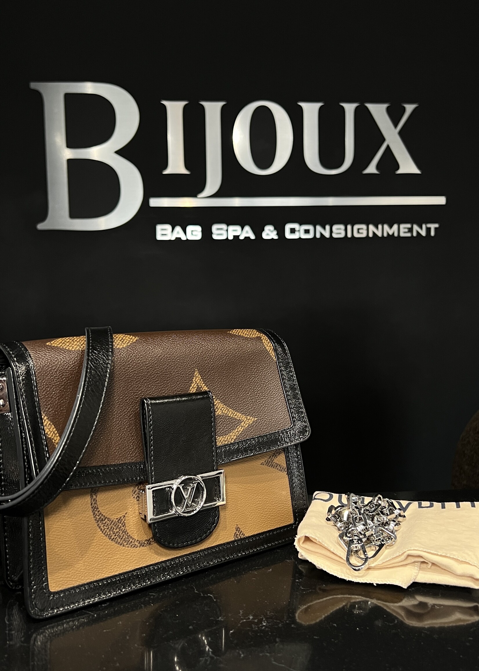 Louis Vuitton Louis Vuitton Reverse Dauphine MM