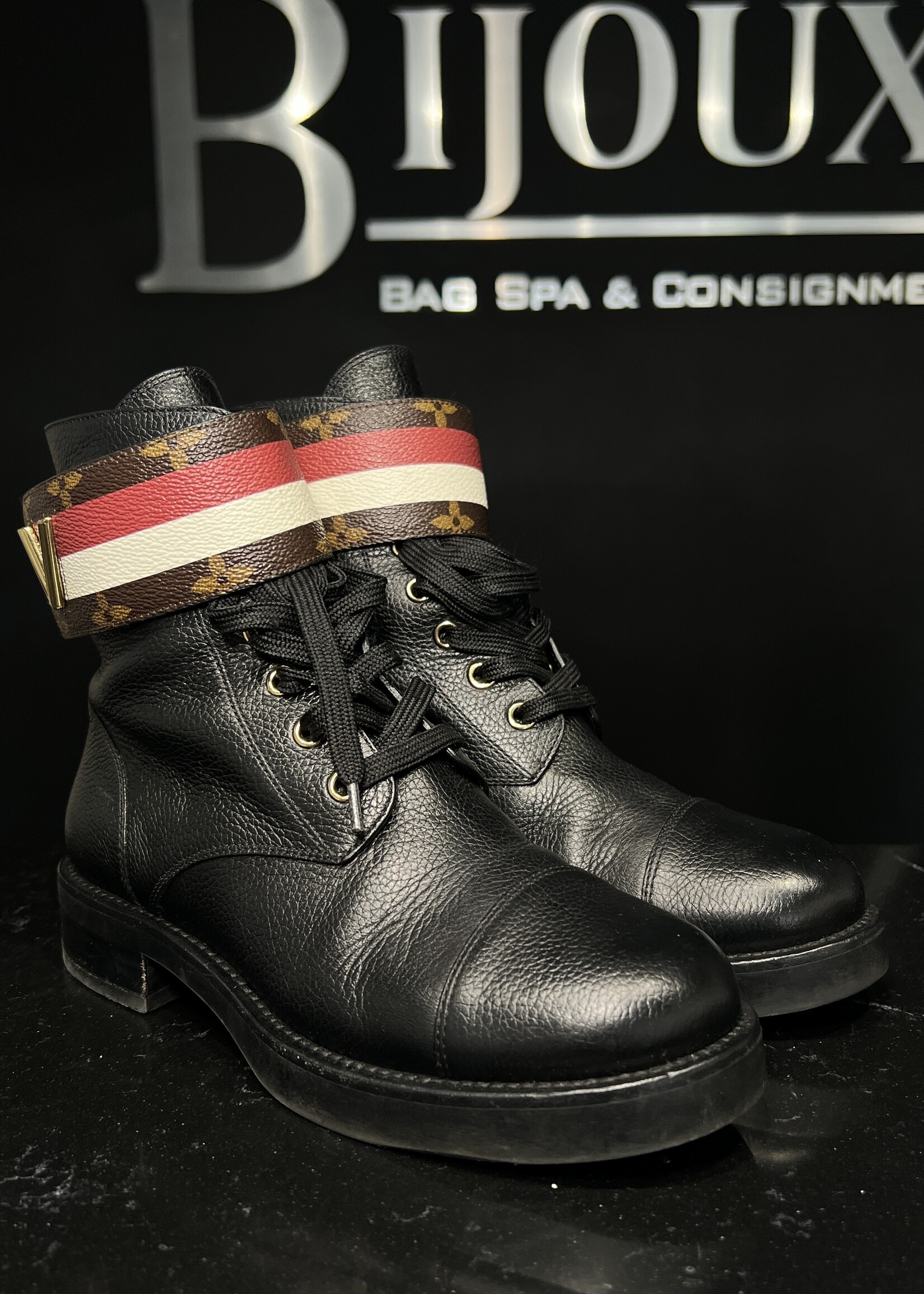 Louis Vuitton Louis Vuitton Wonderland Flat Ranger Combat Boots 36.5