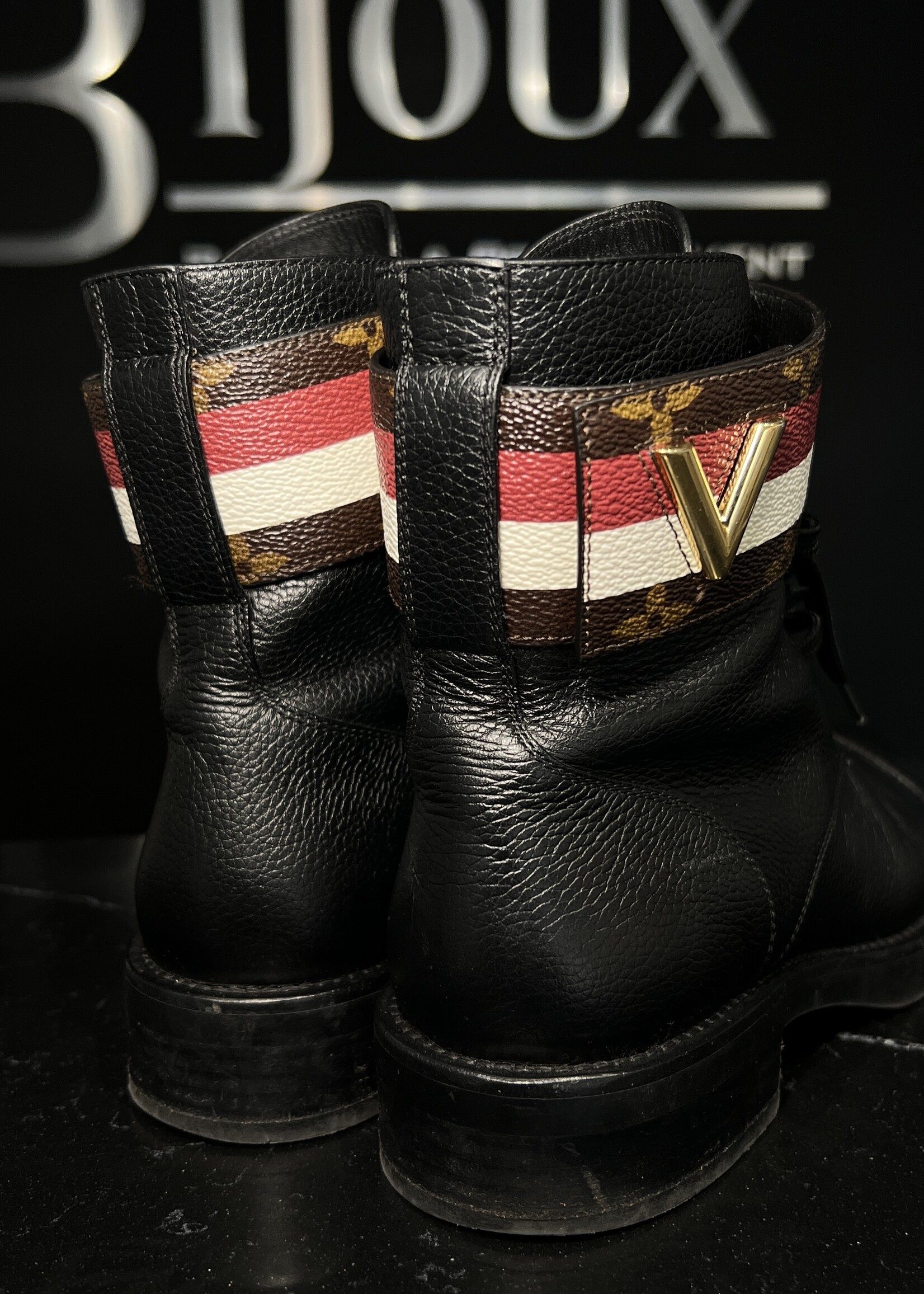 Louis Vuitton Louis Vuitton Wonderland Flat Ranger Combat Boots 36.5