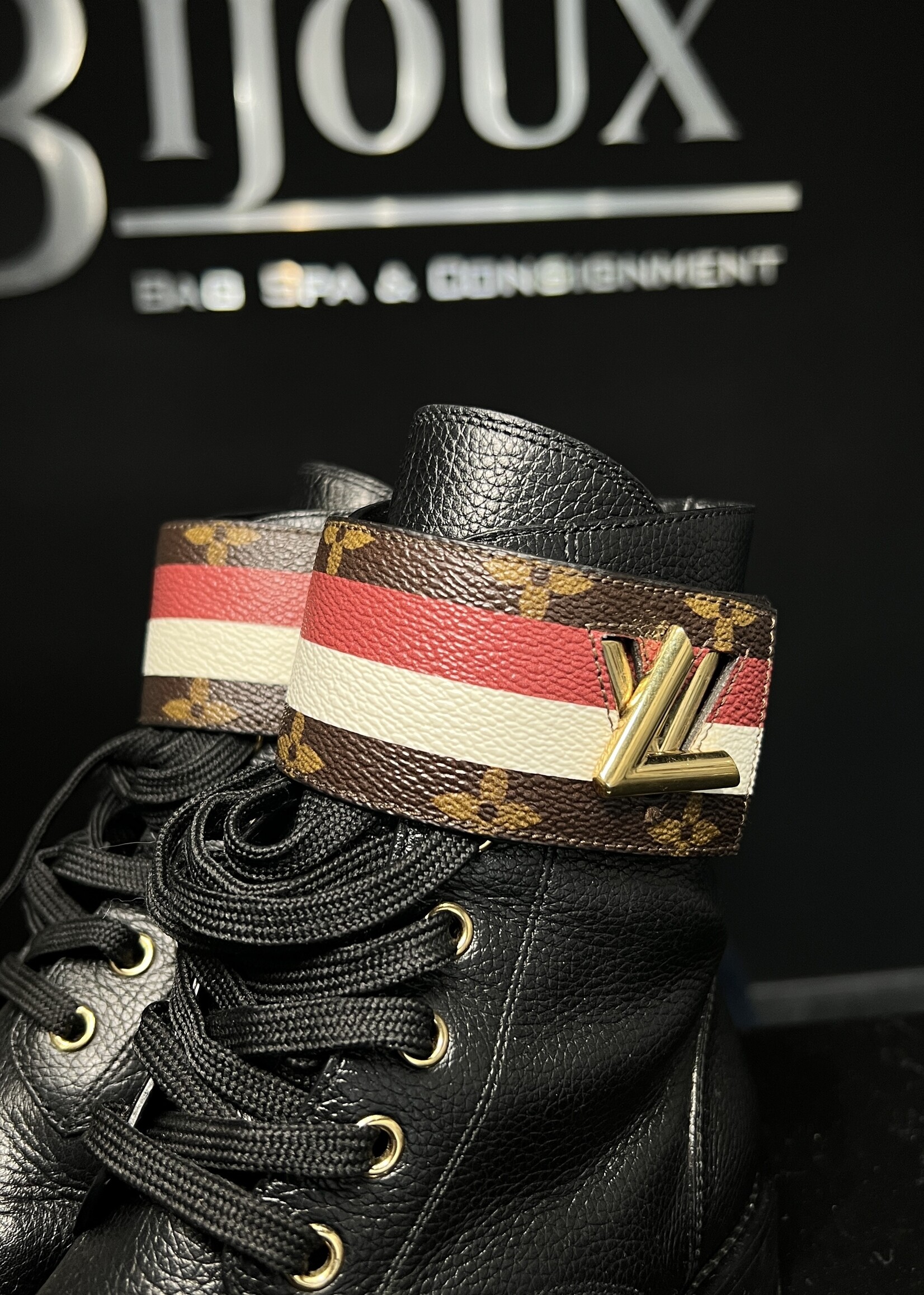 Louis Vuitton Louis Vuitton Wonderland Flat Ranger Combat Boots 36.5