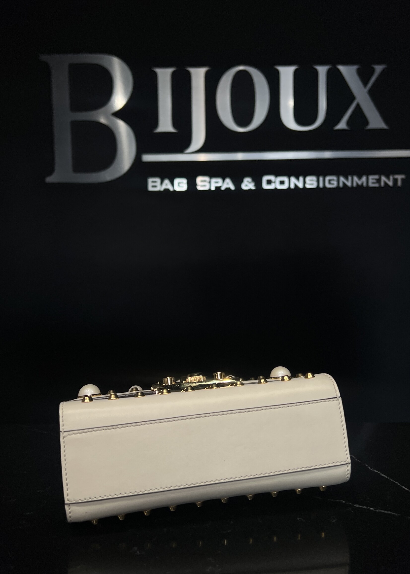 Gucci Gucci White Pearl Studded Padlock Shoulder Bag