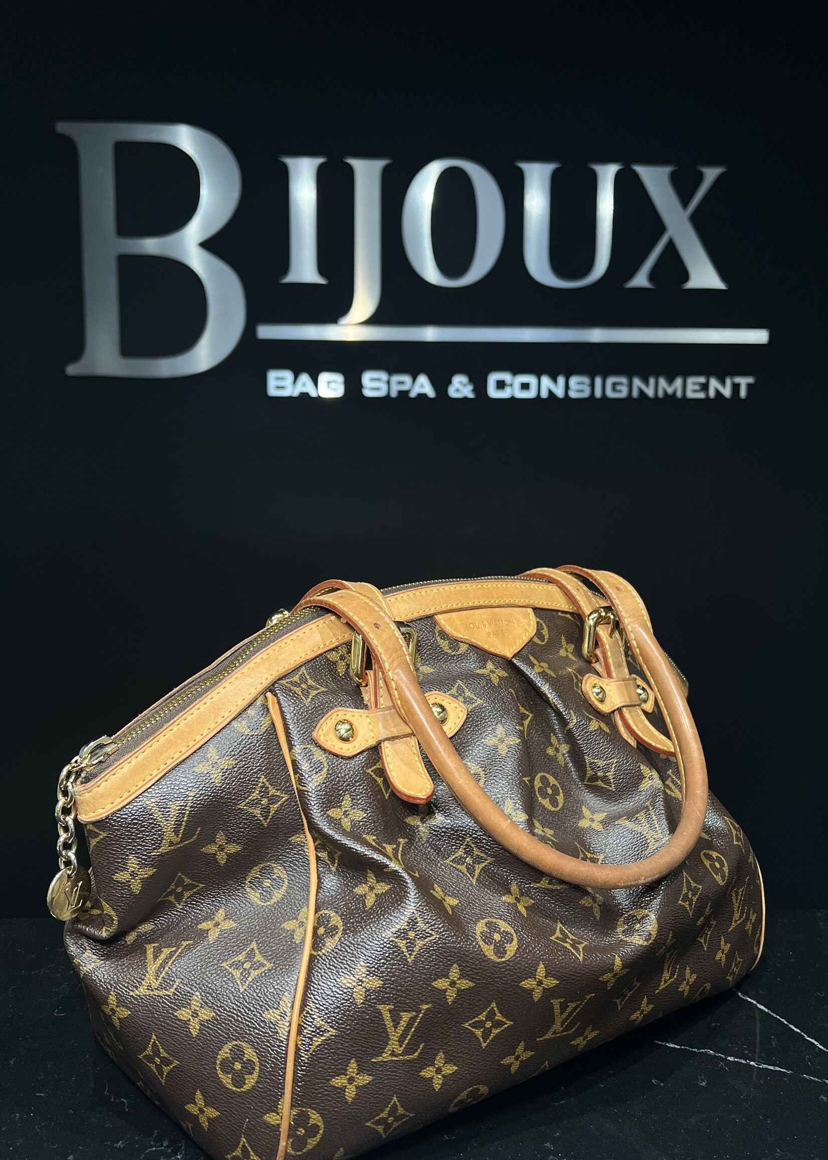 Louis Vuitton Louis Vuitton Tivoli MM