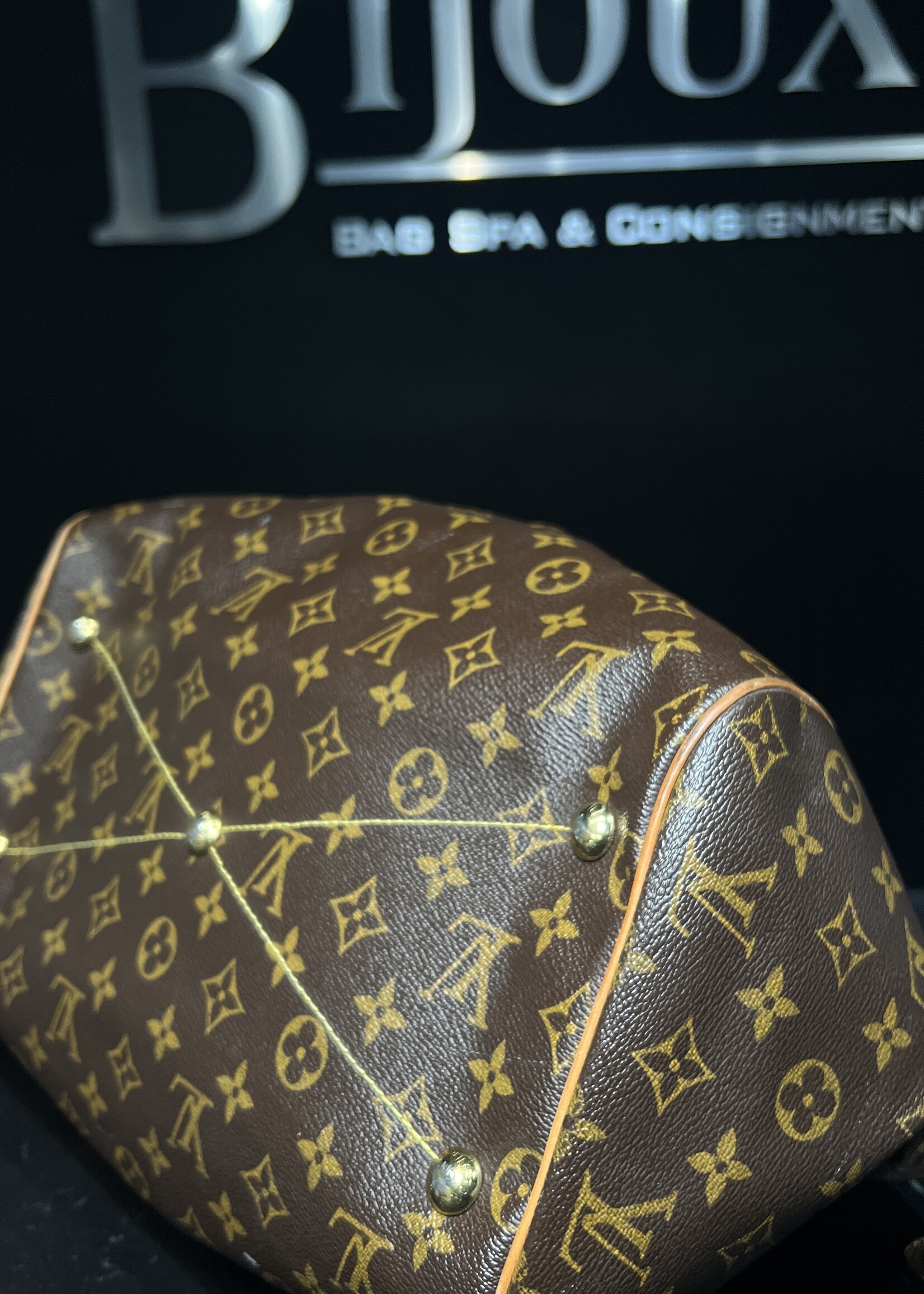 Louis Vuitton SOLD - Louis Vuitton Tivoli MM