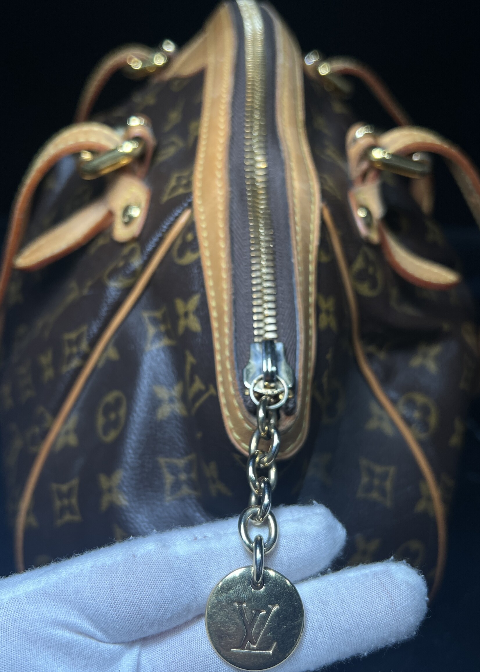 Louis Vuitton Louis Vuitton Tivoli MM