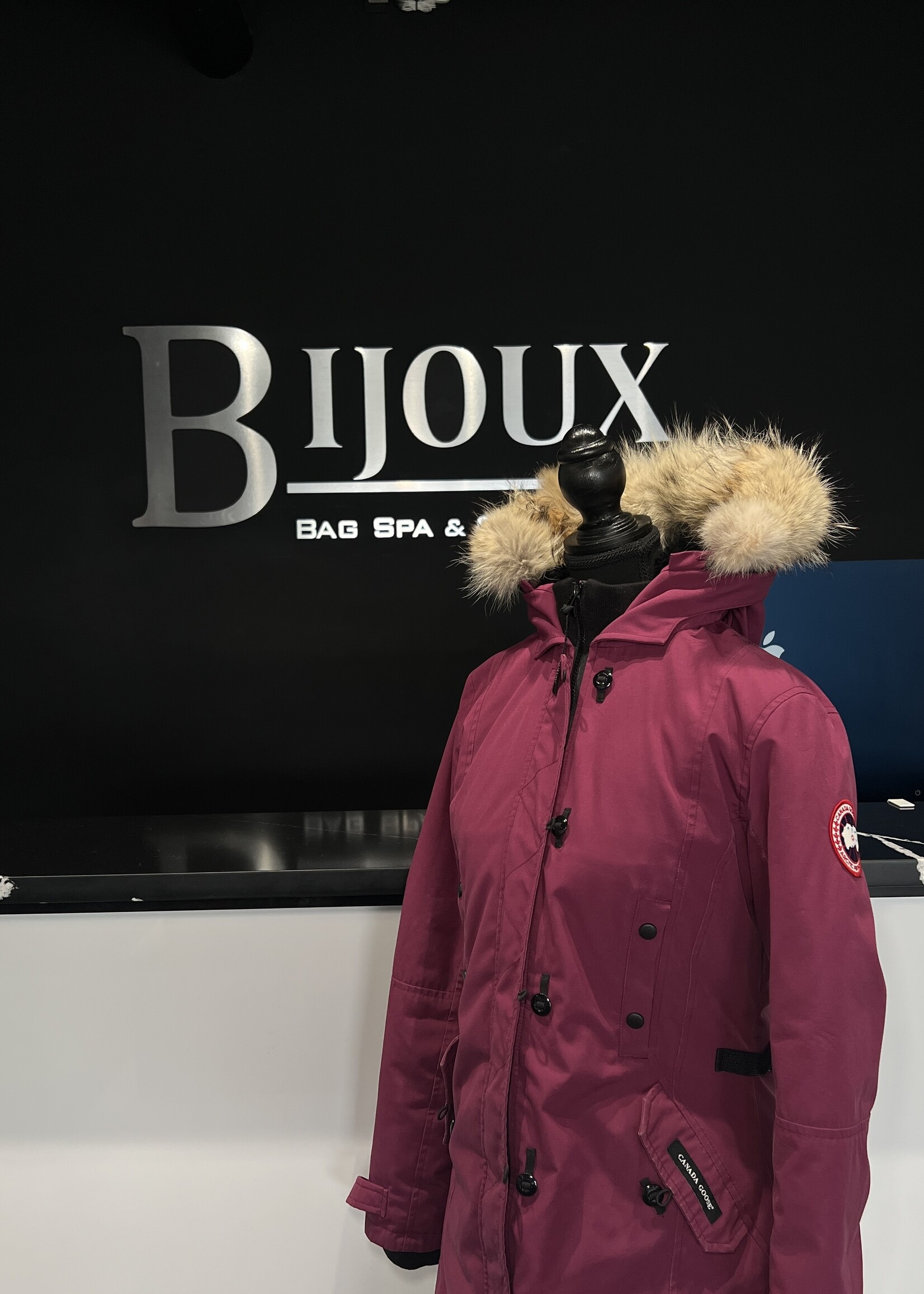 SOLD- Canada Goose Kensington Parka - M
