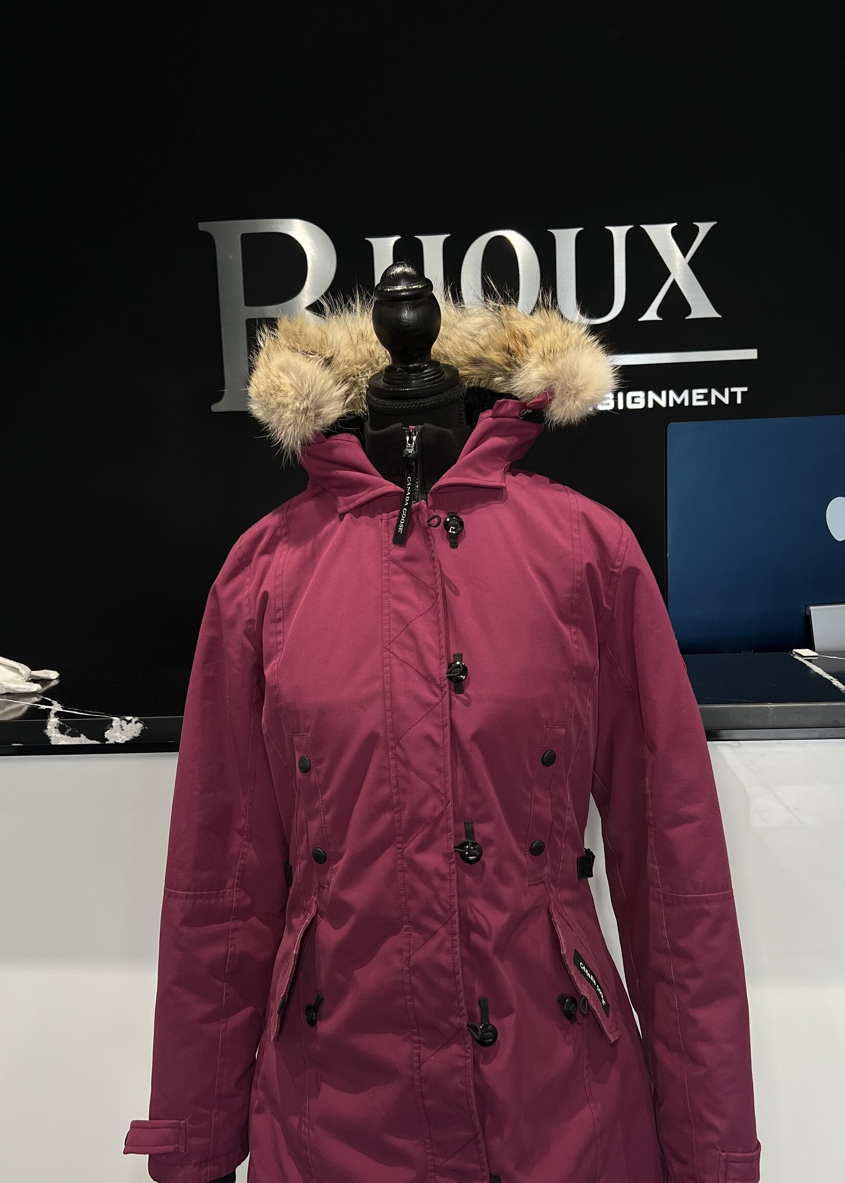 SOLD- Canada Goose Kensington Parka - M