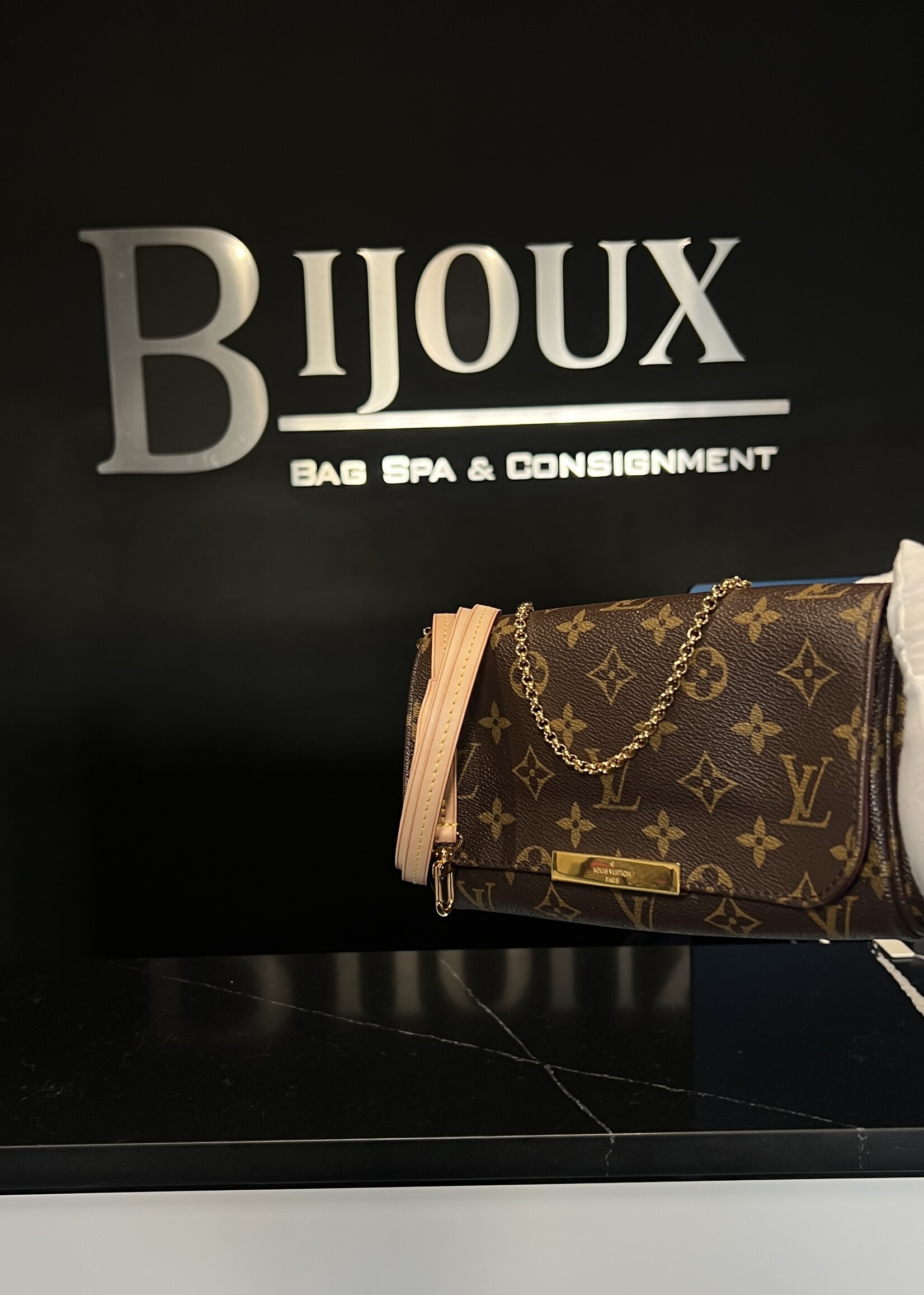Louis Vuitton SOLD- Louis Vuitton Favourite PM