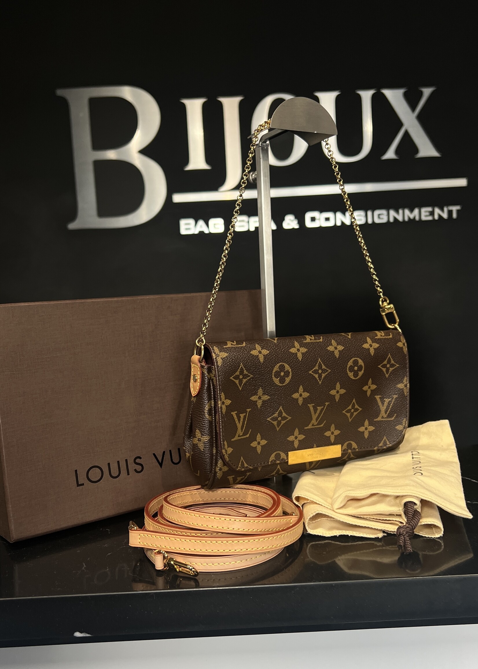Louis Vuitton SOLD- Louis Vuitton Favourite PM