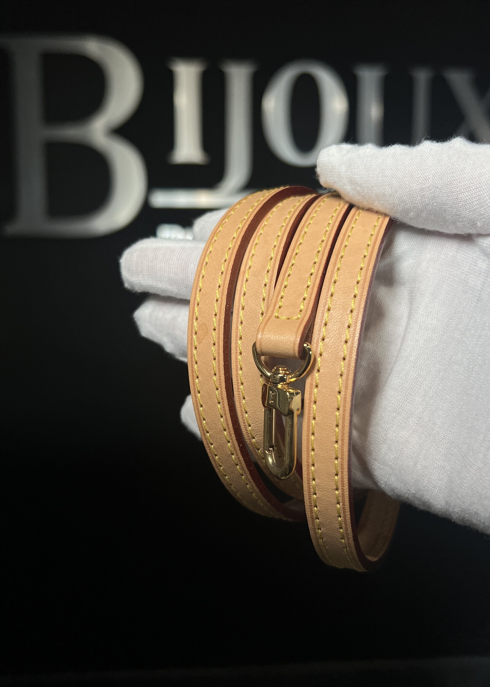 Louis Vuitton SOLD- Louis Vuitton Favourite PM