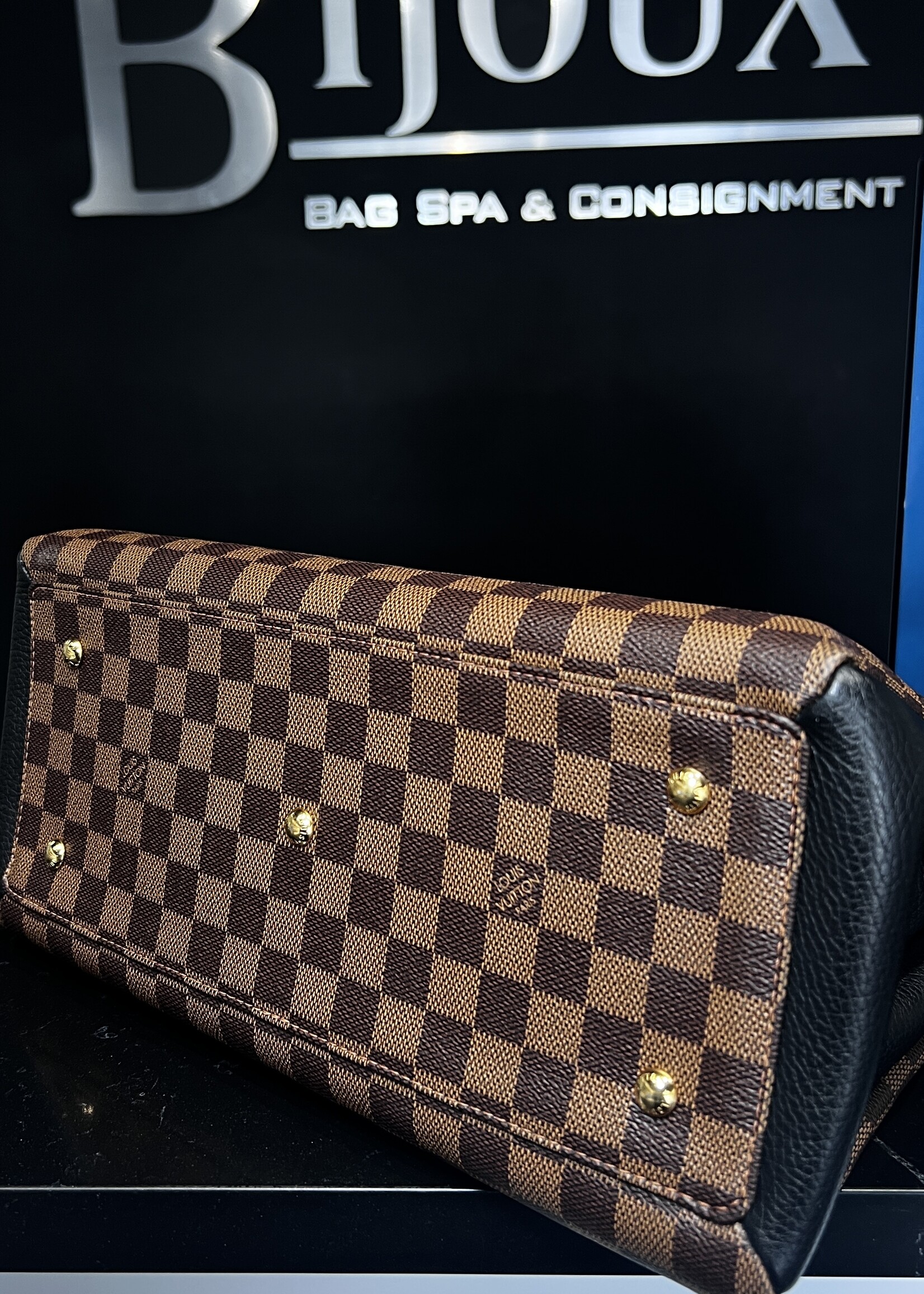 Louis Vuitton Louis Vuitton Normandy MM