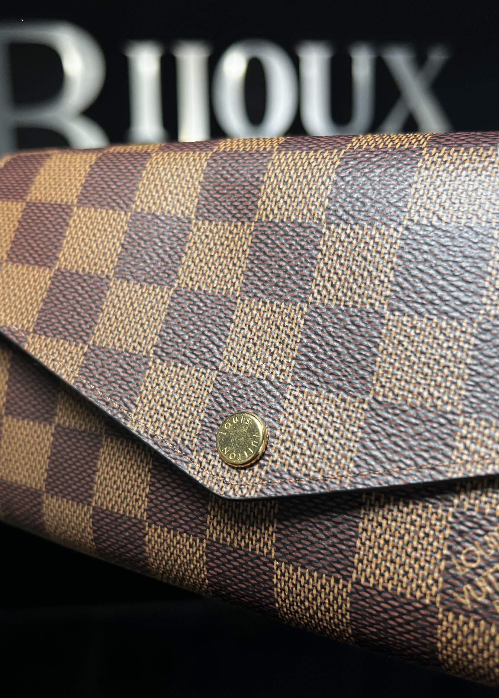 Louis Vuitton Louis Vuitton Sarah Wallet