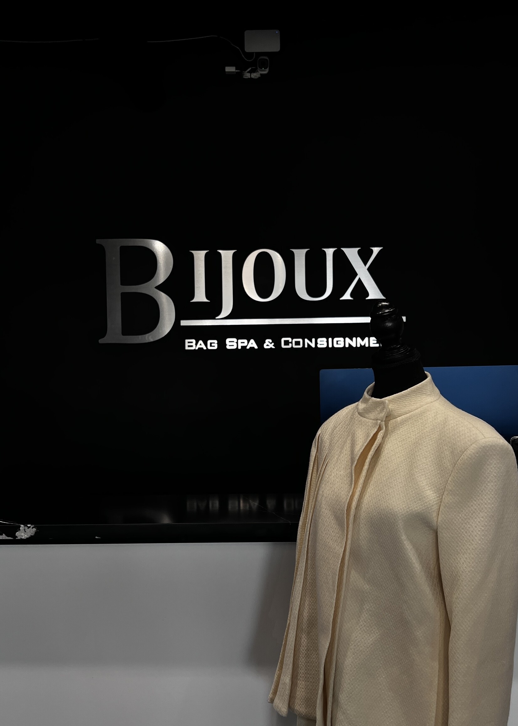 Gucci Gucci Ivory  Pleated Wool Coat