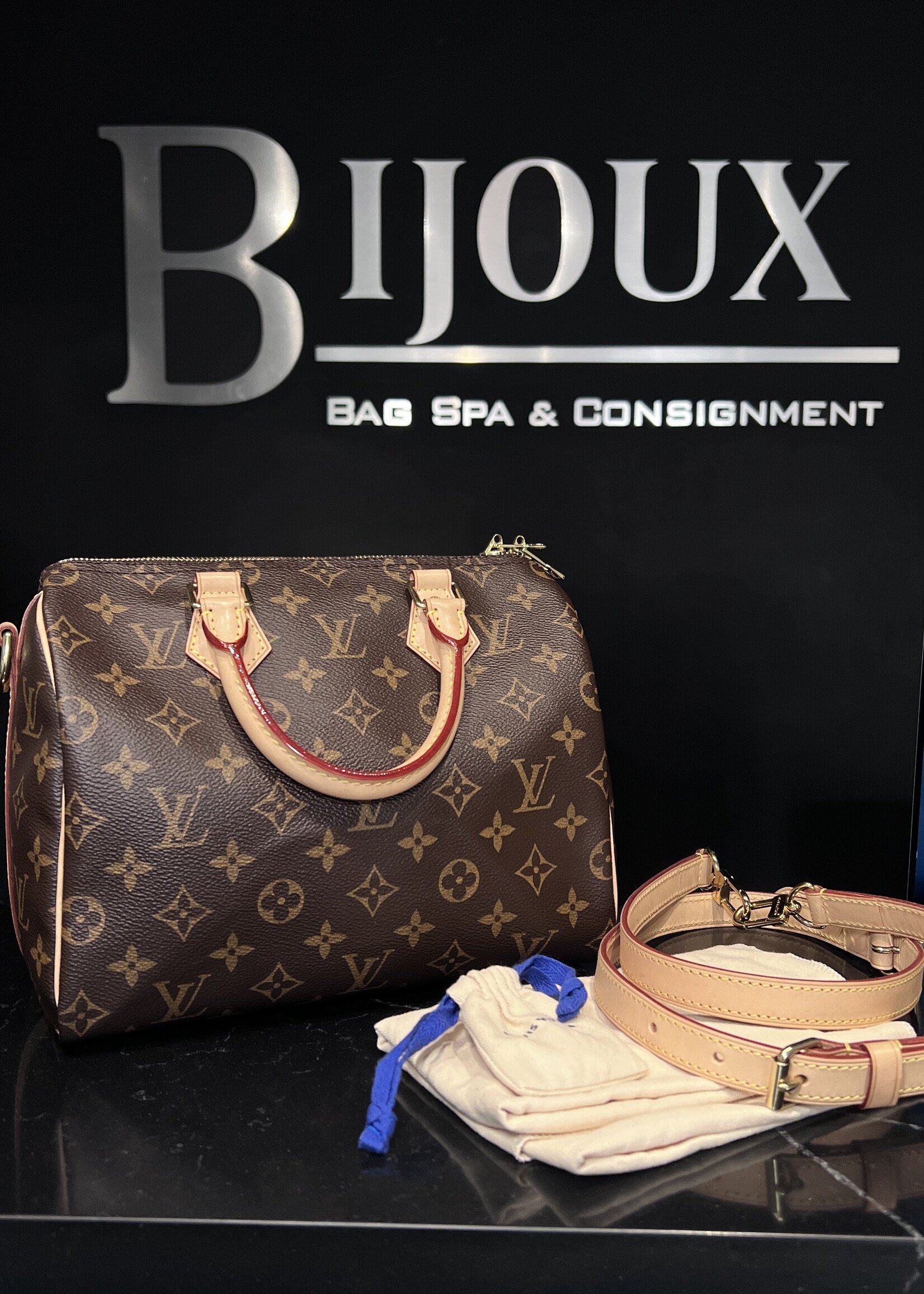 Louis Vuitton SOLD - Louis Vuitton 25 Monogram Bandouliere