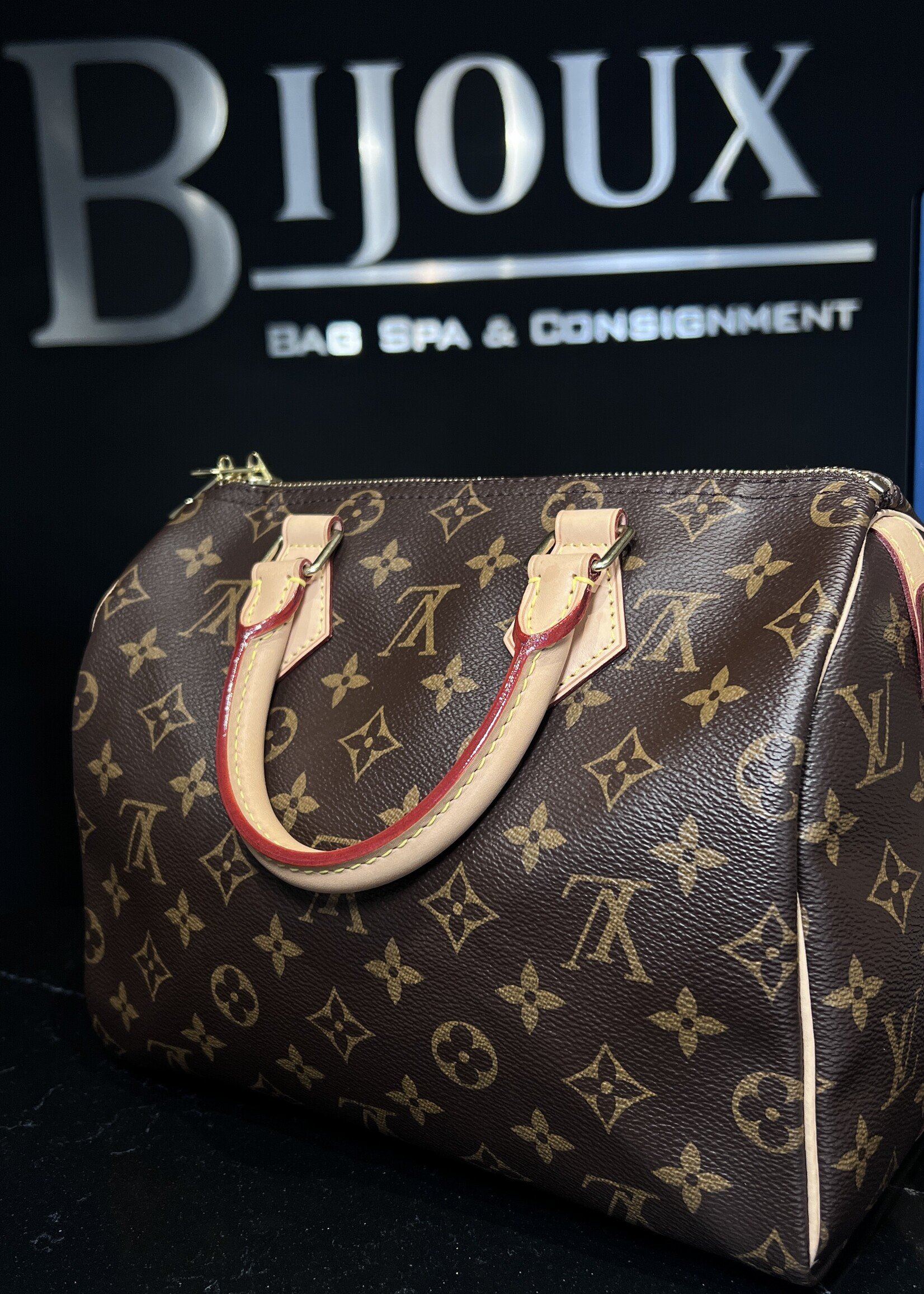 Louis Vuitton SOLD - Louis Vuitton 25 Monogram Bandouliere