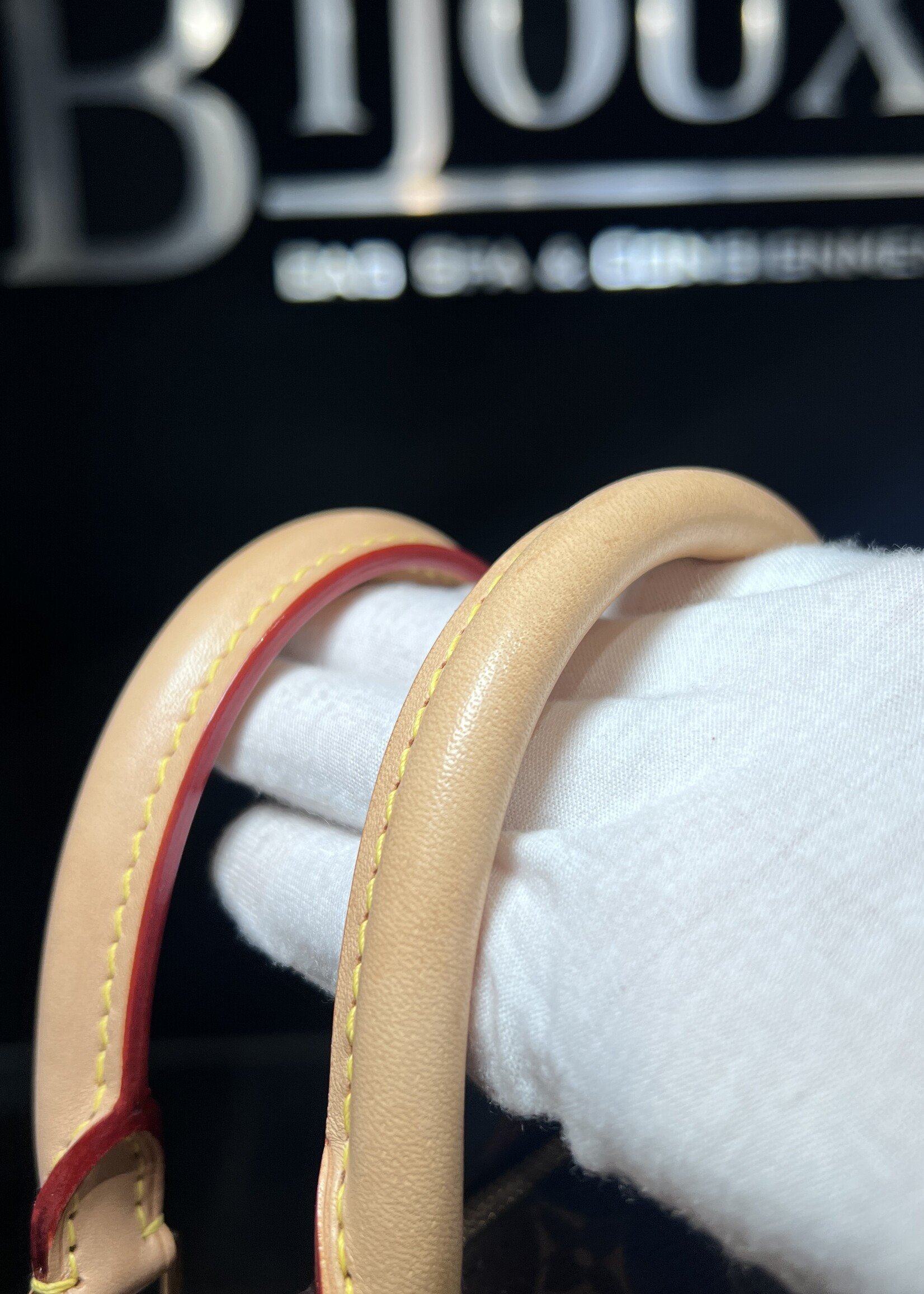 Louis Vuitton SOLD - Louis Vuitton 25 Monogram Bandouliere