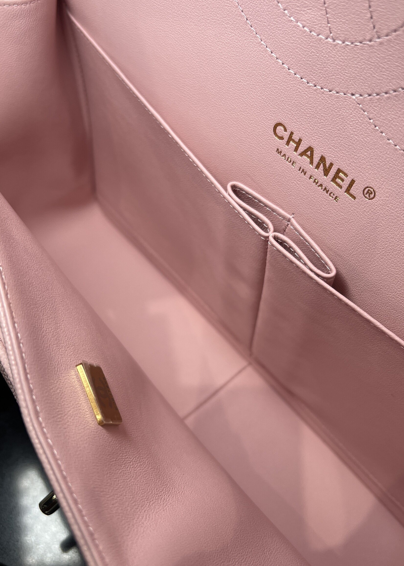 Chanel Chanel Jumbo Caviar Pink GHW