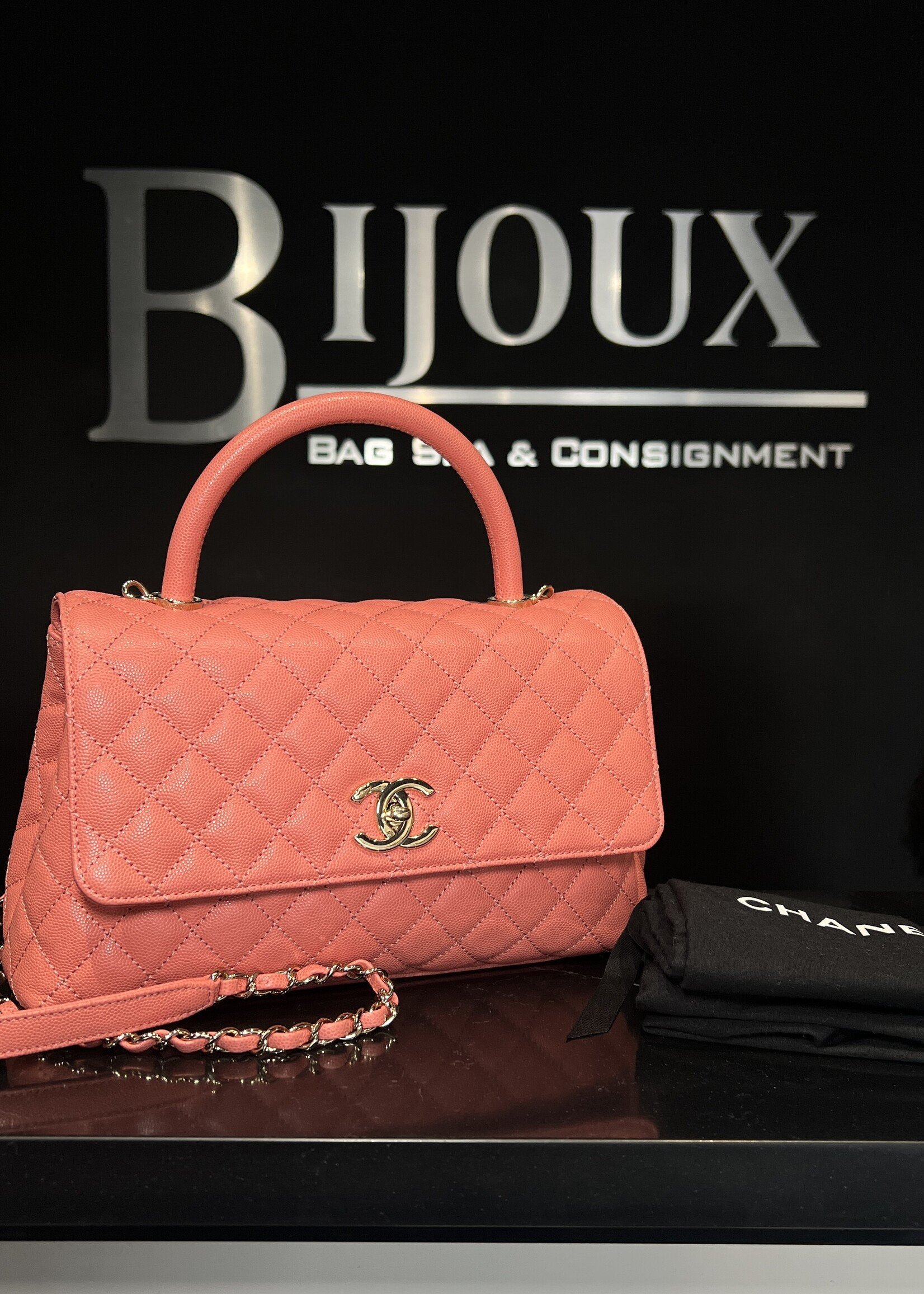 Chanel Chanel Medium Coco Handle GHW