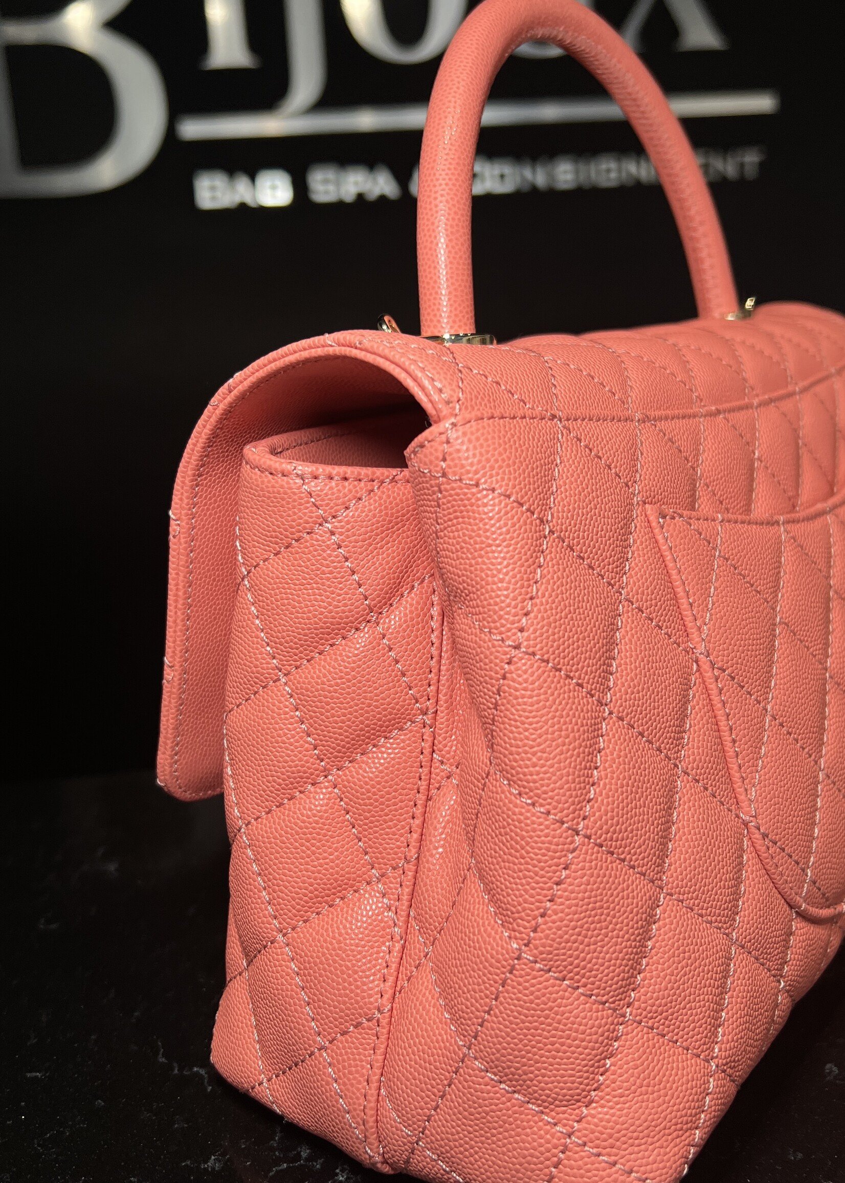 Chanel Chanel Medium Coco Handle GHW