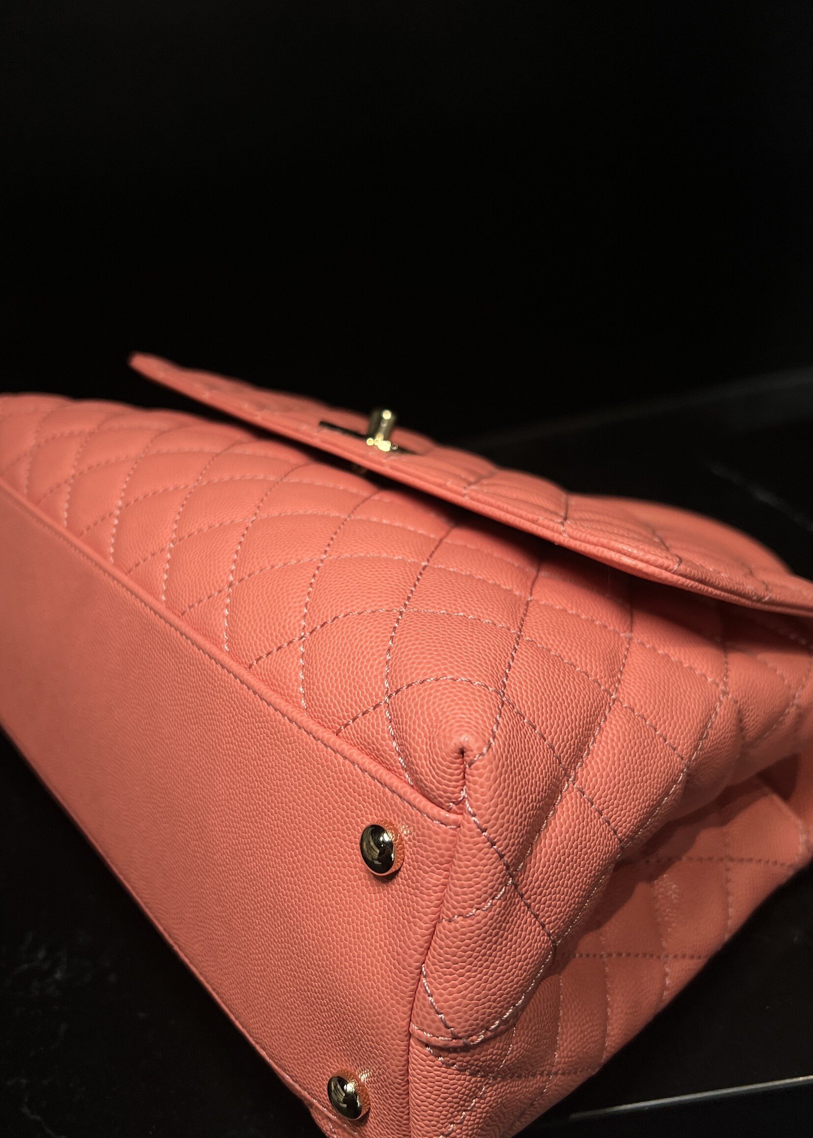 Chanel Chanel Medium Coco Handle GHW